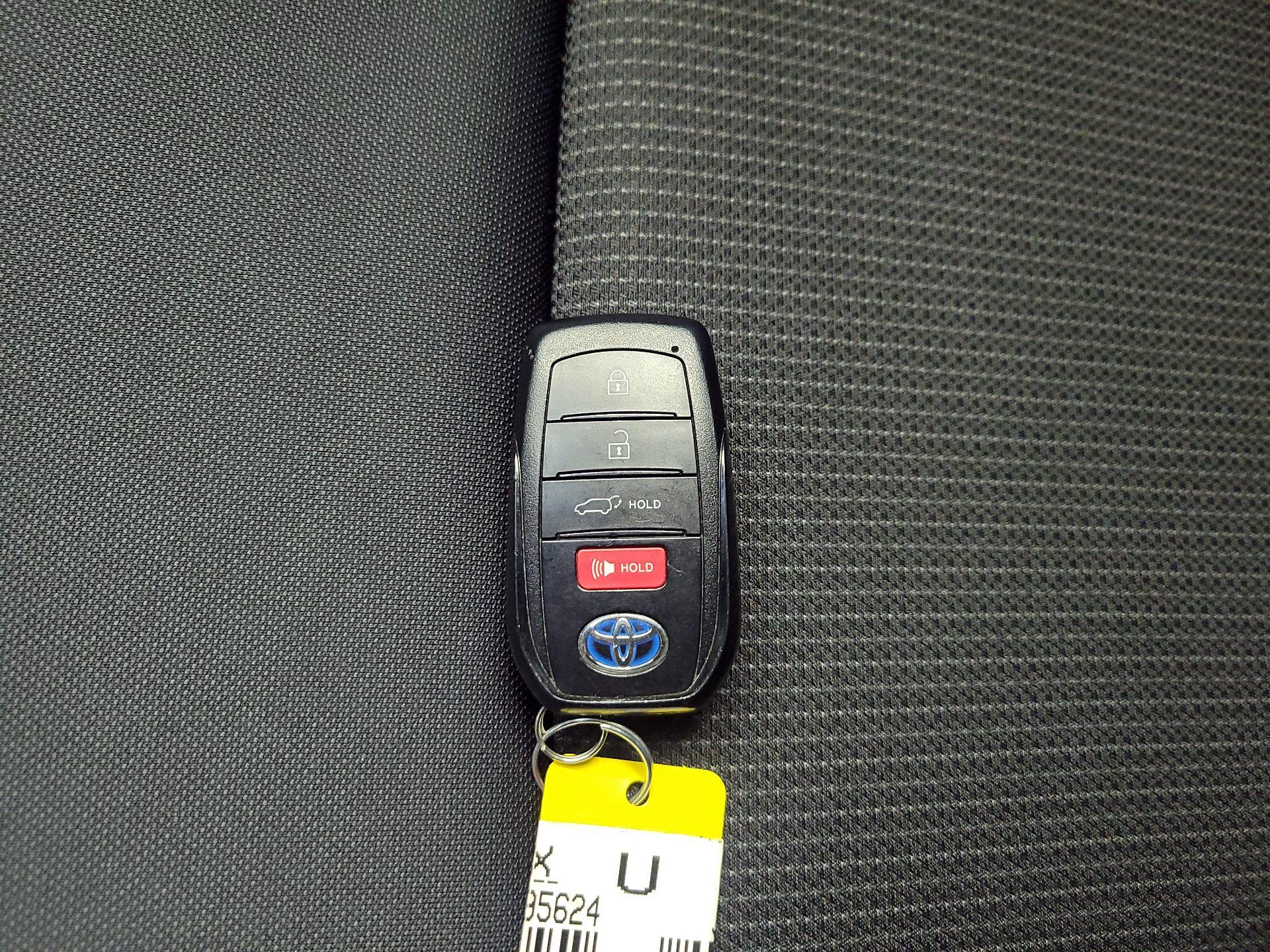 Thumbnail: 2022 Toyota Venza - 20