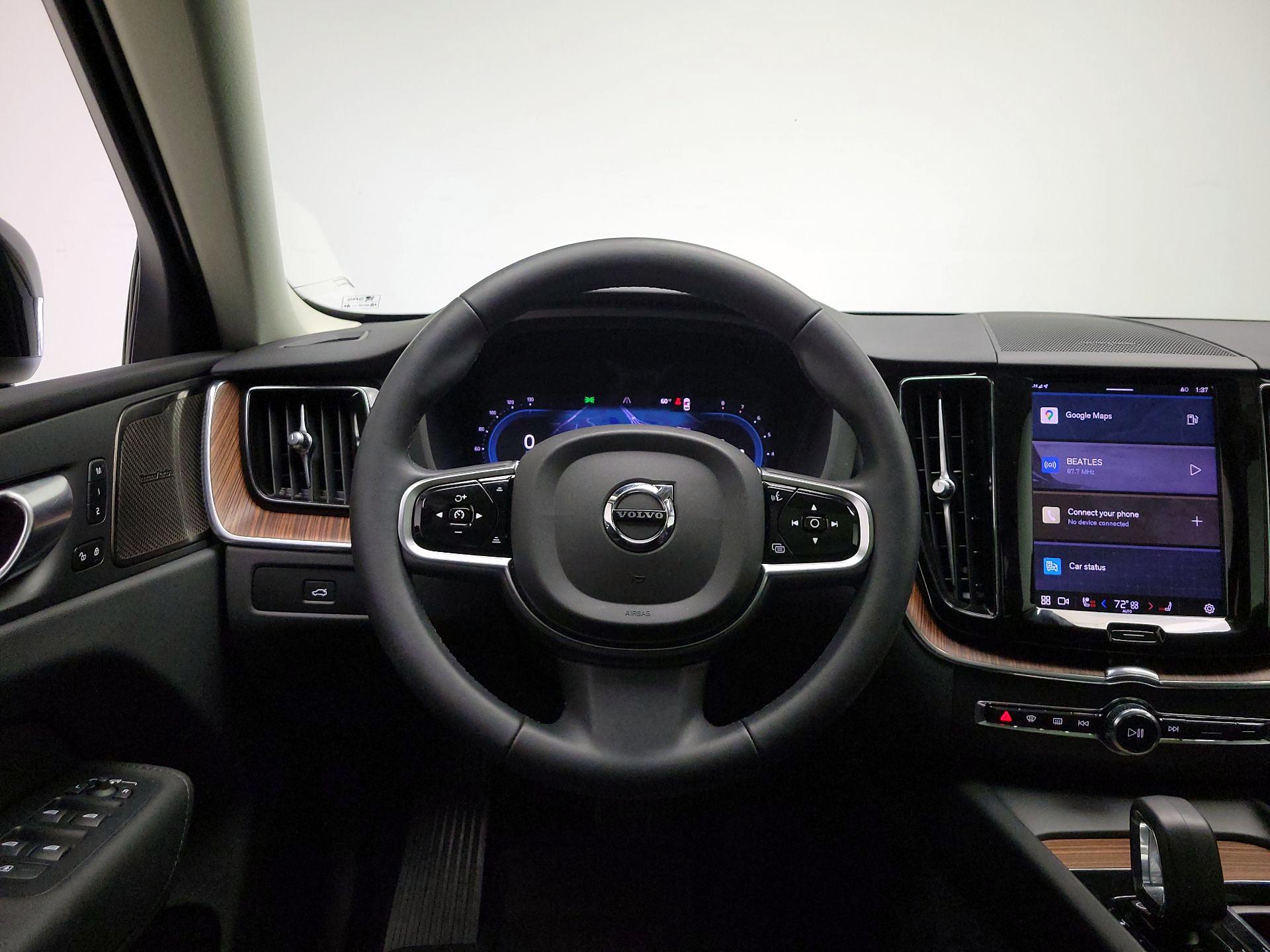 Thumbnail: 2023 Volvo XC60 - 10