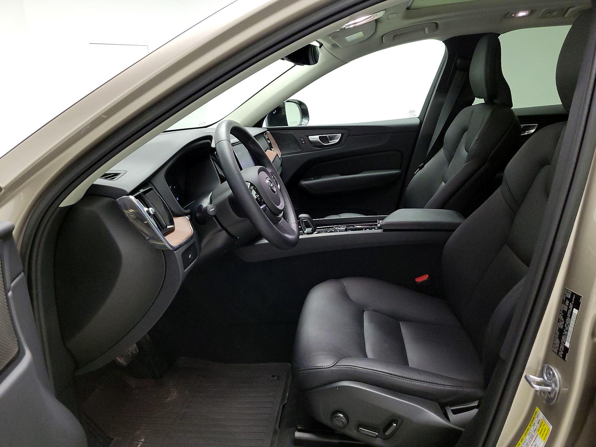 Thumbnail: 2023 Volvo XC60 - 11