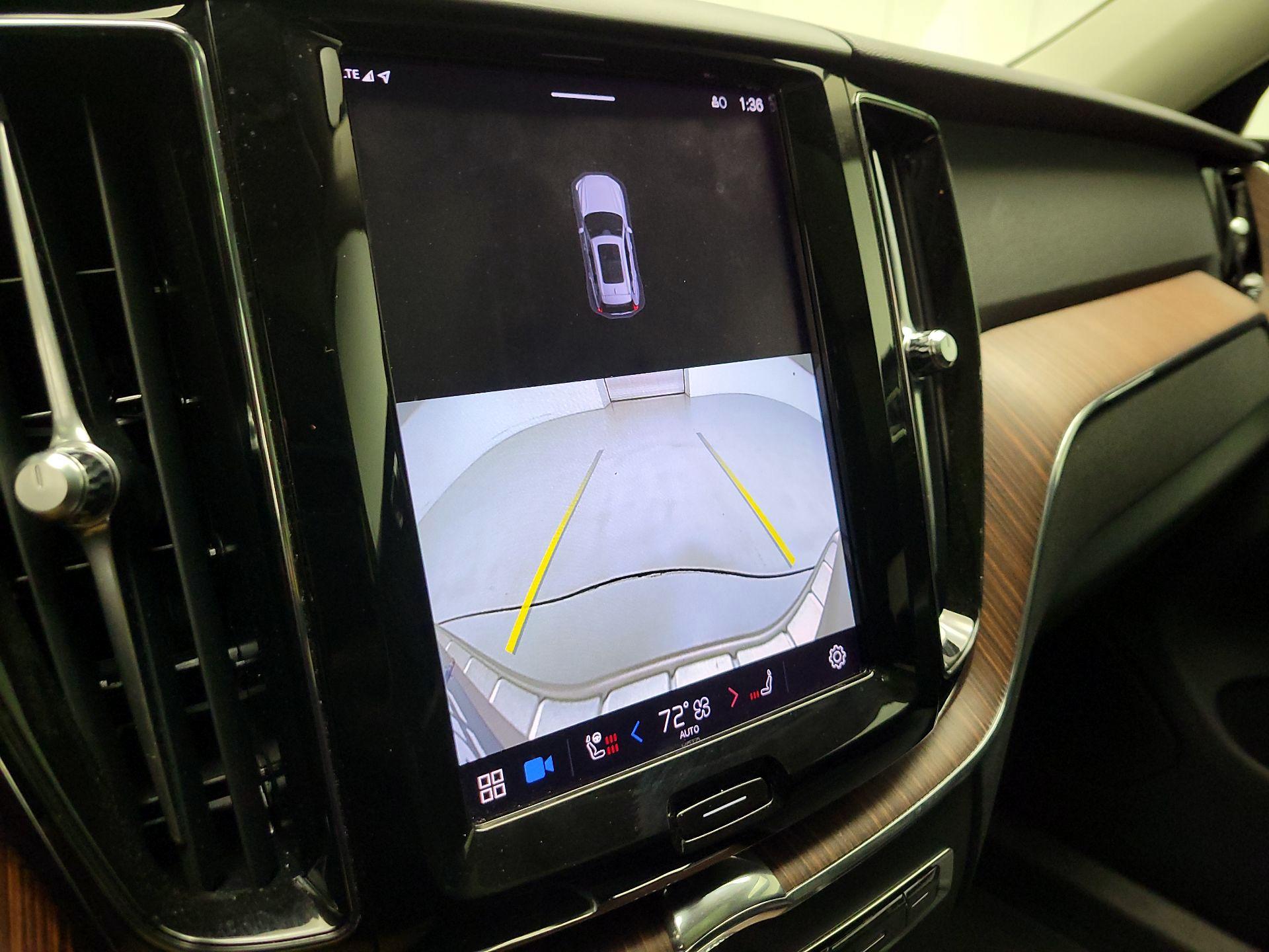 Thumbnail: 2023 Volvo XC60 - 14