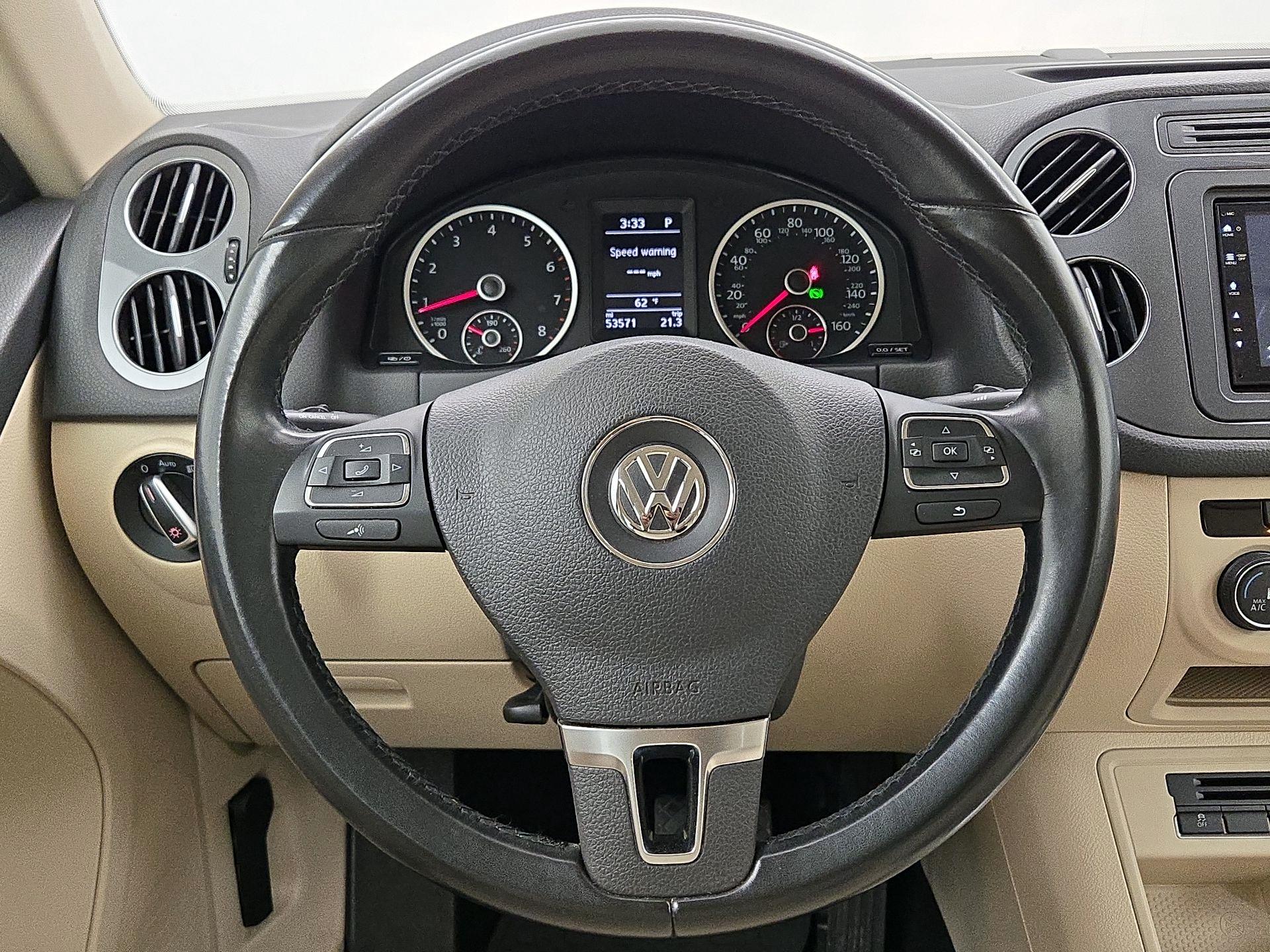 Thumbnail: 2017 Volkswagen Tiguan - 10