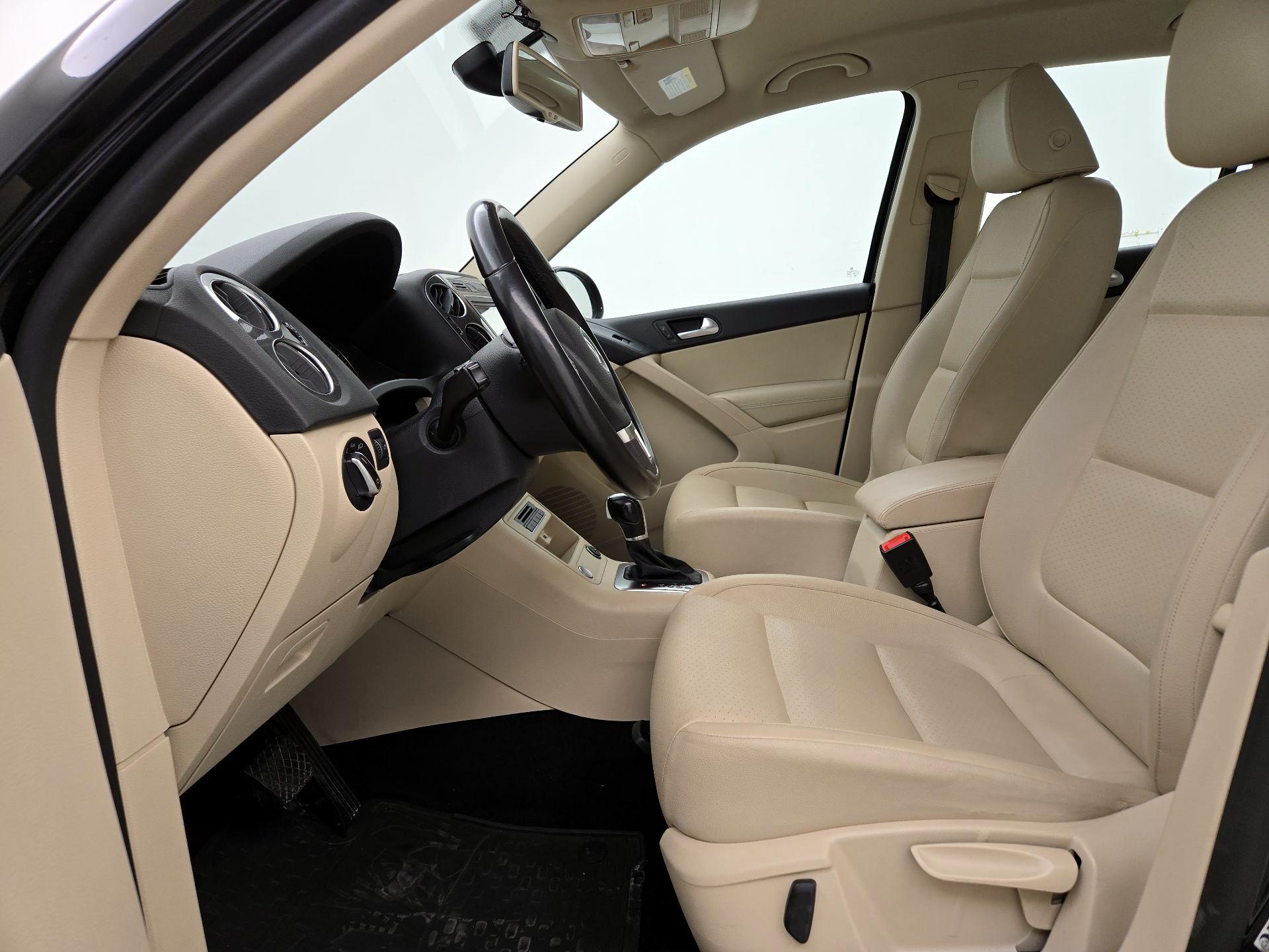 Thumbnail: 2017 Volkswagen Tiguan - 11