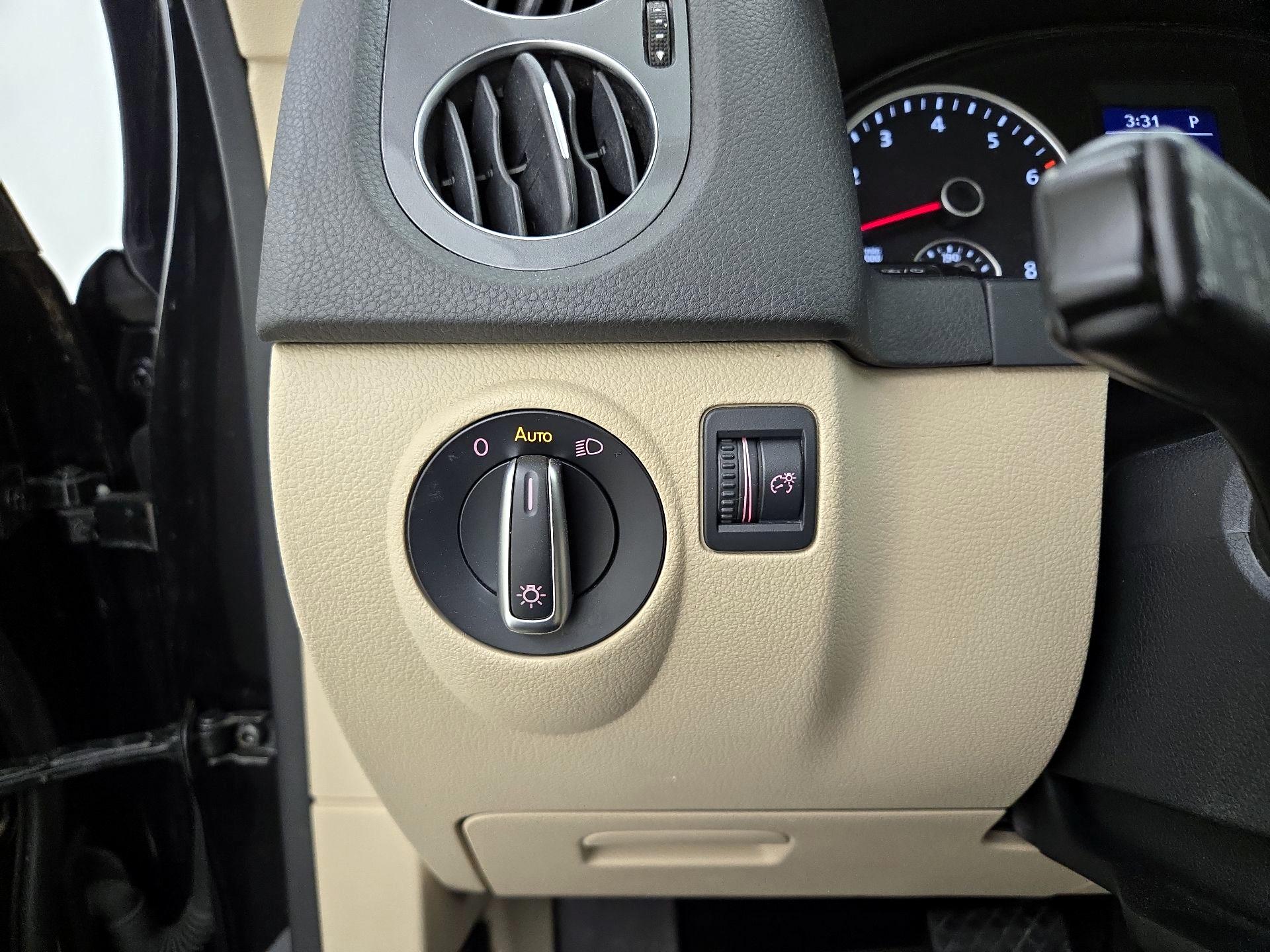 Thumbnail: 2017 Volkswagen Tiguan - 13