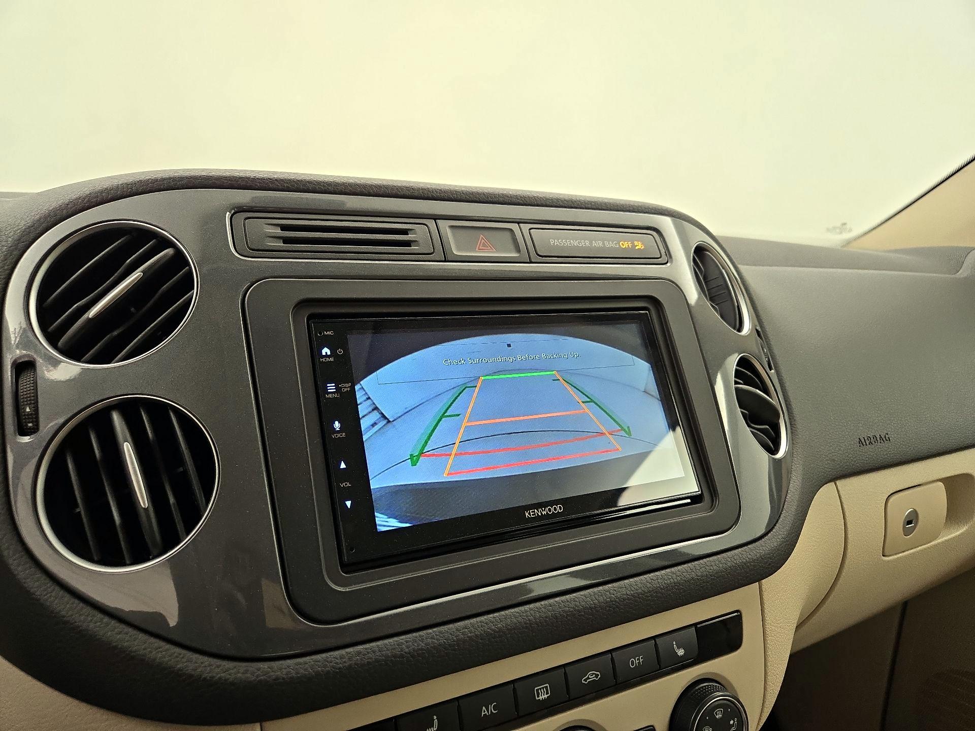 Thumbnail: 2017 Volkswagen Tiguan - 14