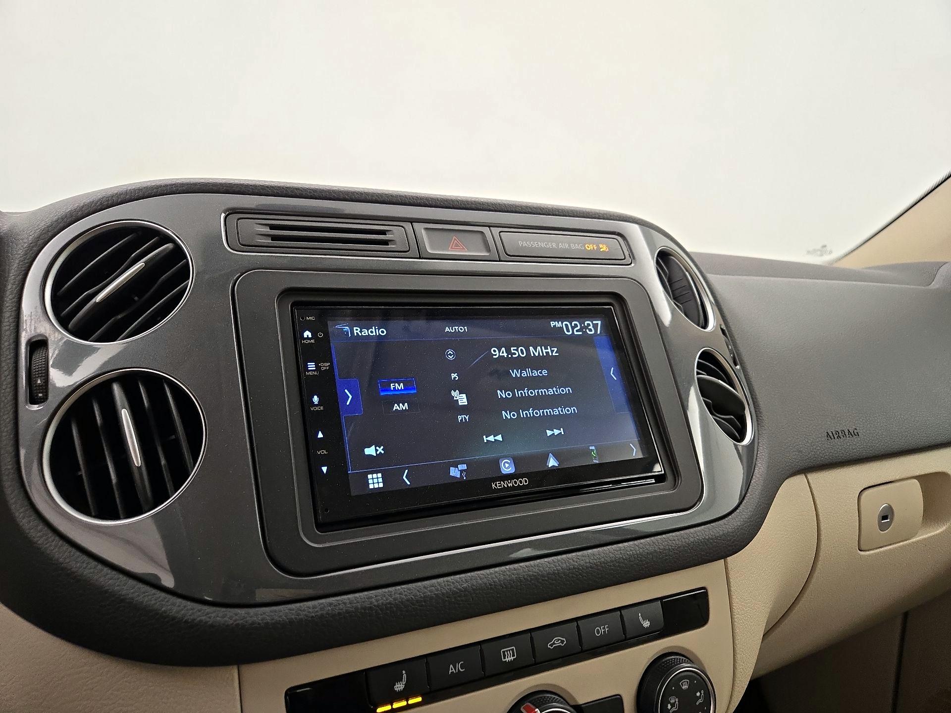 Thumbnail: 2017 Volkswagen Tiguan - 15