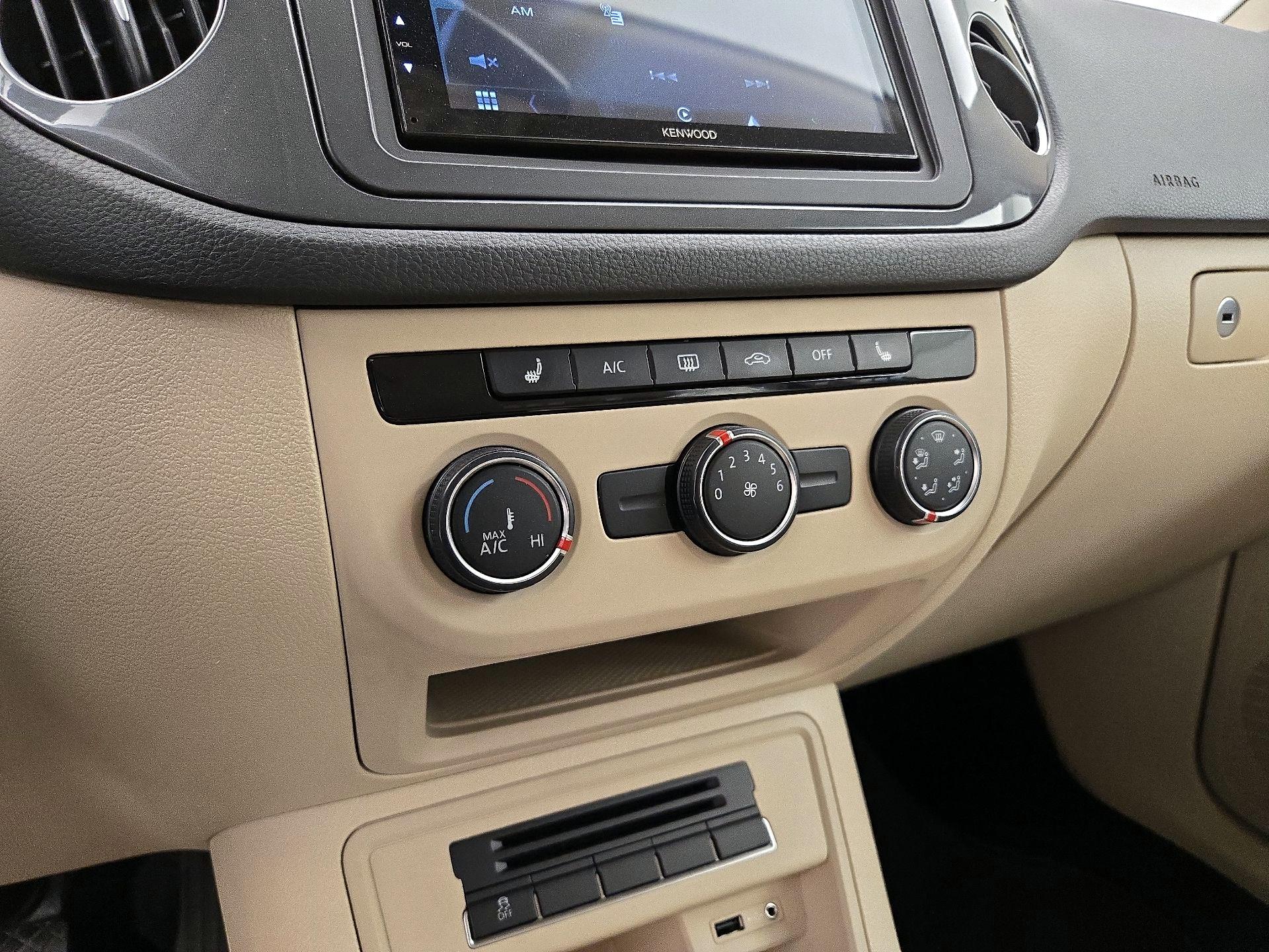 Thumbnail: 2017 Volkswagen Tiguan - 16