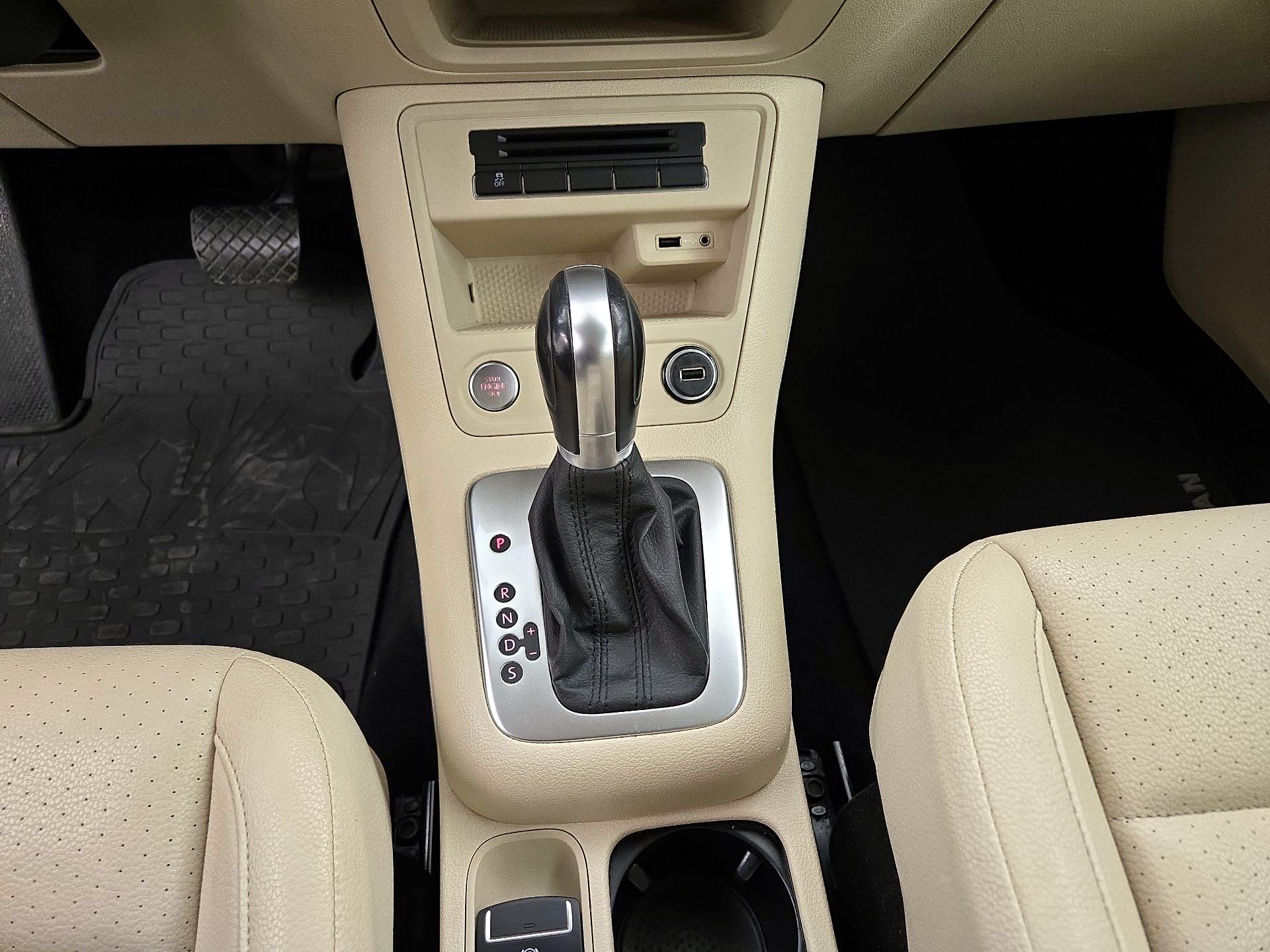 Thumbnail: 2017 Volkswagen Tiguan - 17