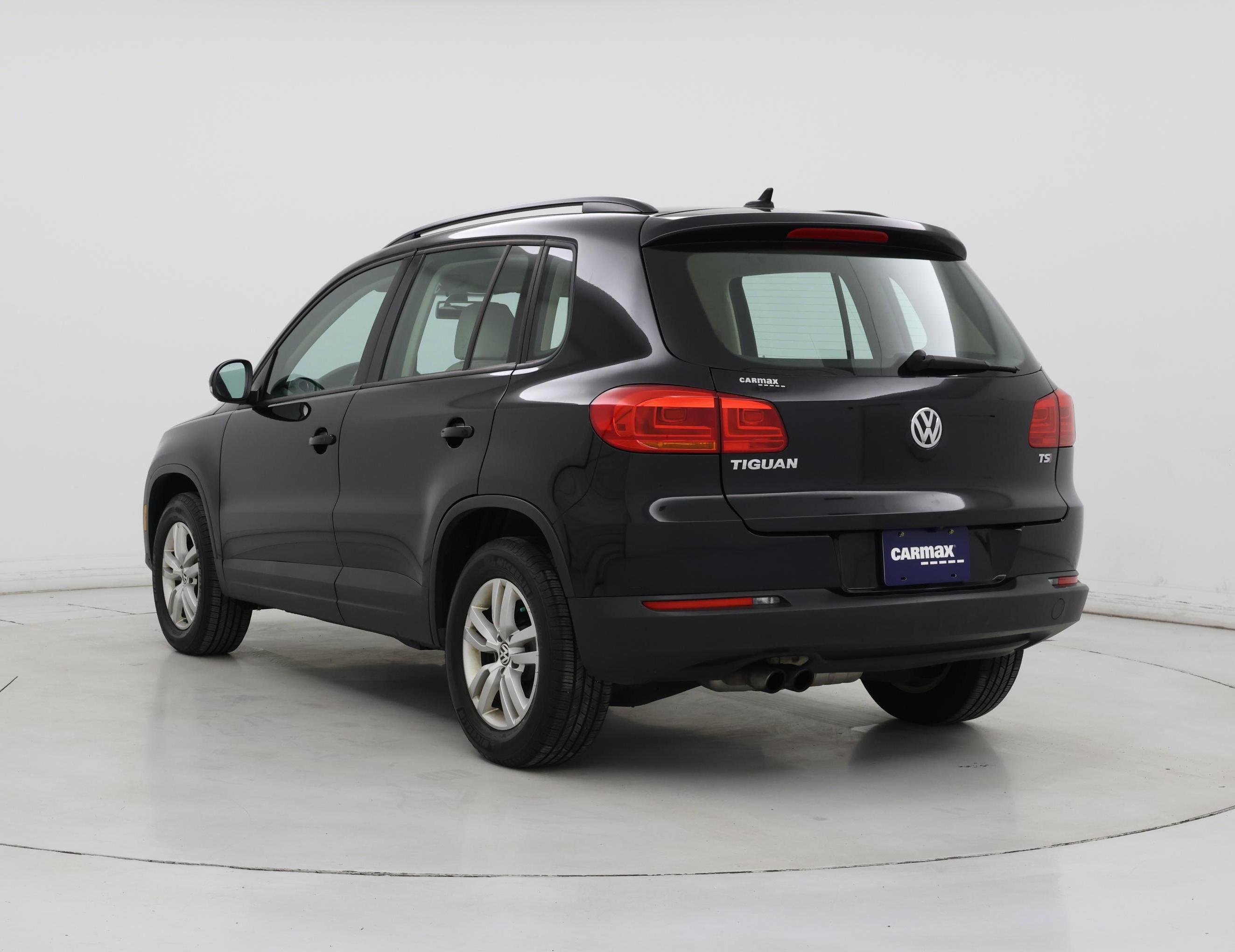 Thumbnail: 2017 Volkswagen Tiguan - 2