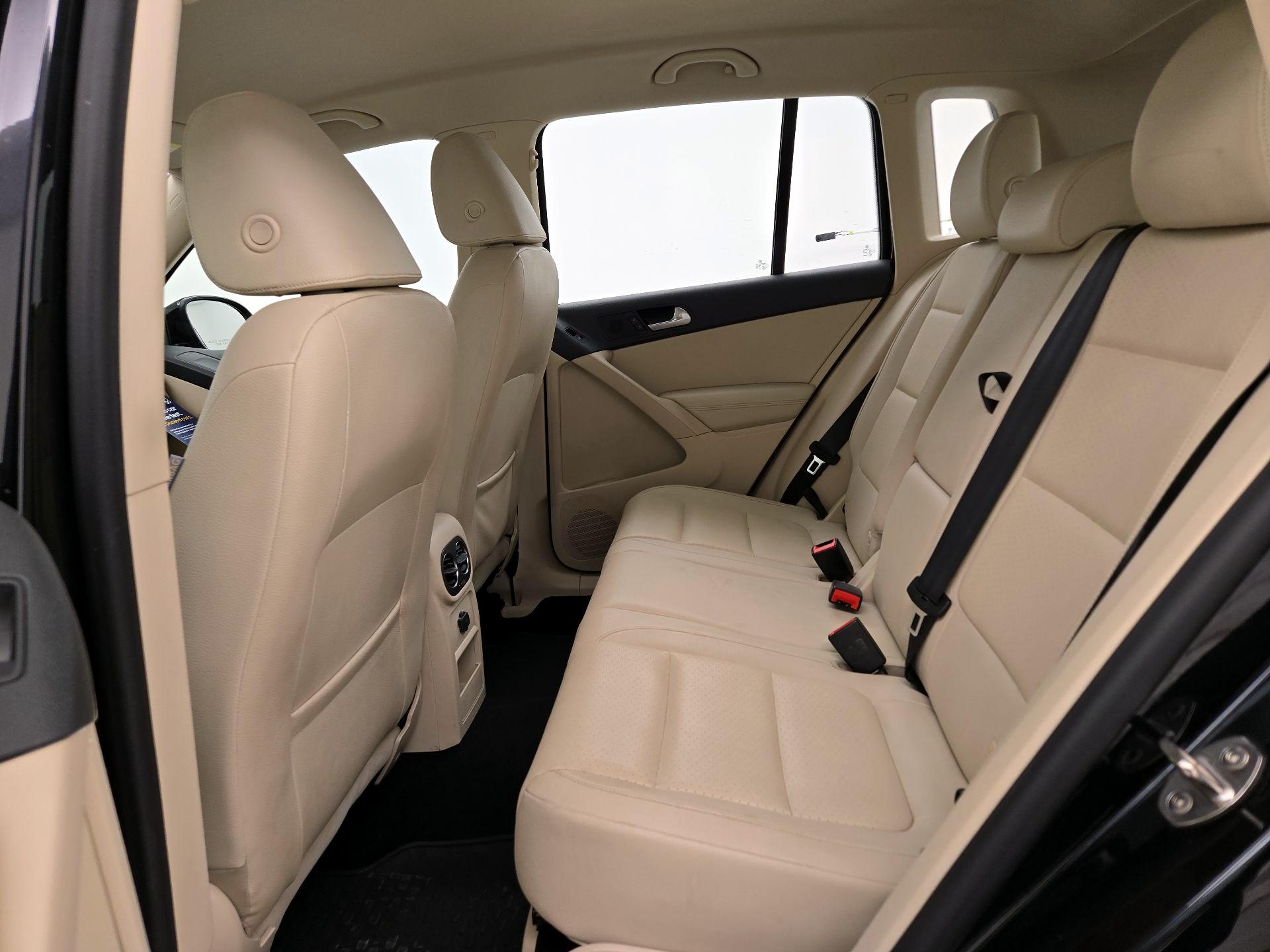 Thumbnail: 2017 Volkswagen Tiguan - 19