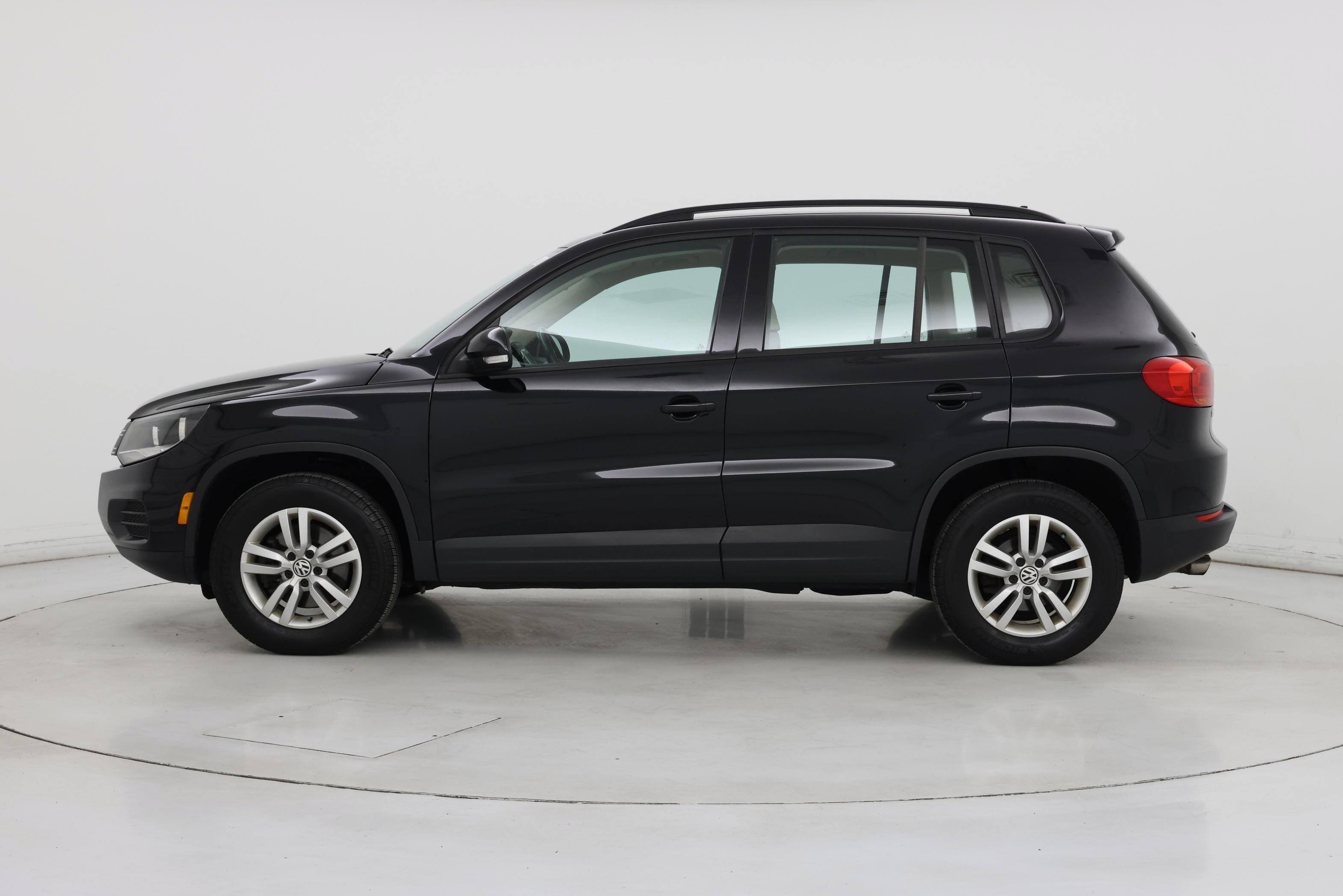 Thumbnail: 2017 Volkswagen Tiguan - 3