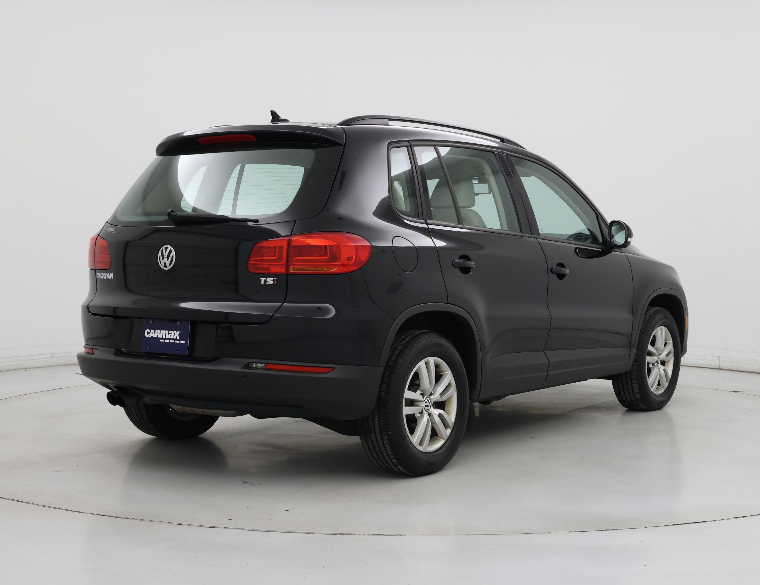 Thumbnail: 2017 Volkswagen Tiguan - 8