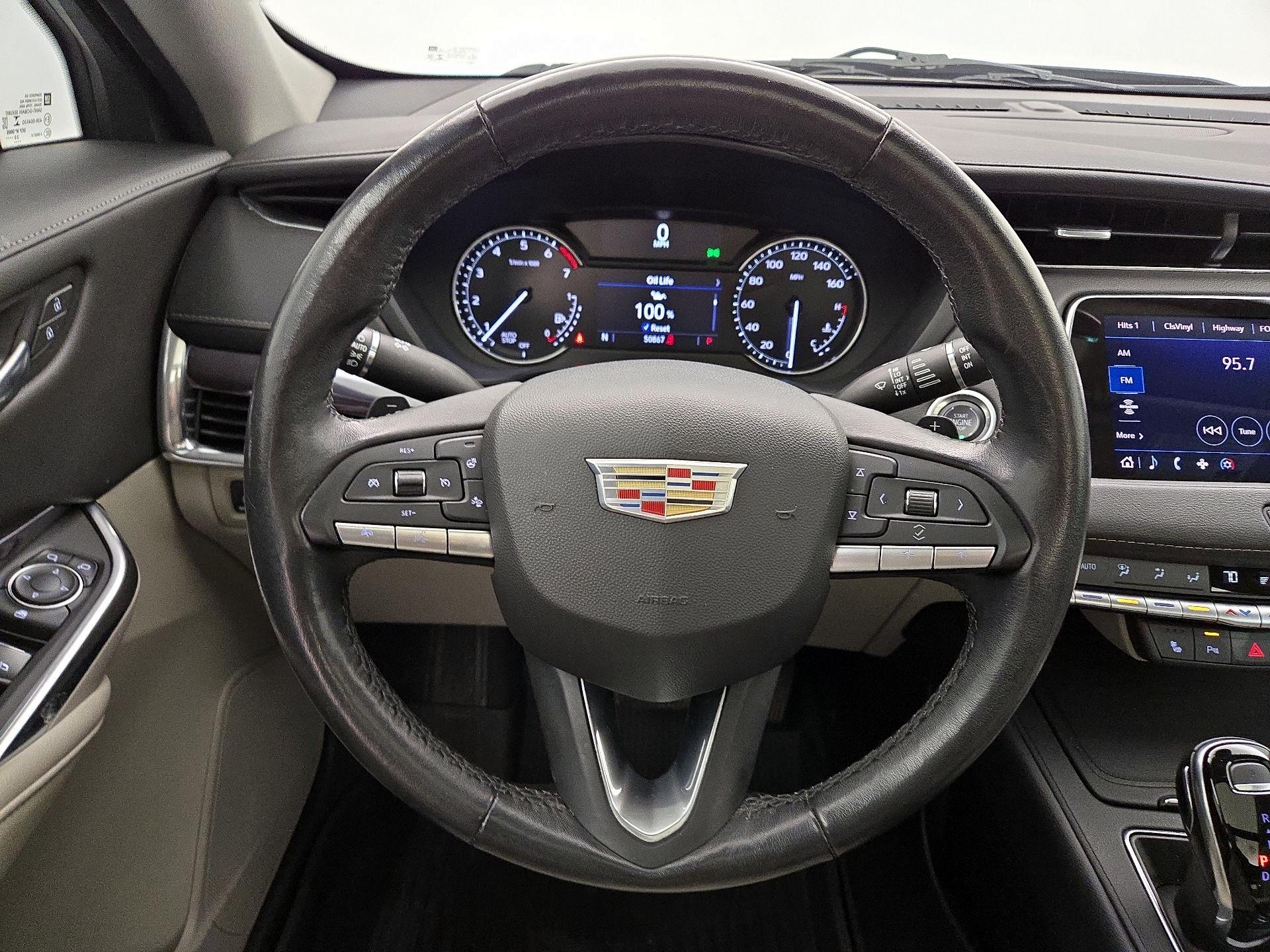 Thumbnail: 2021 Cadillac XT4 - 10