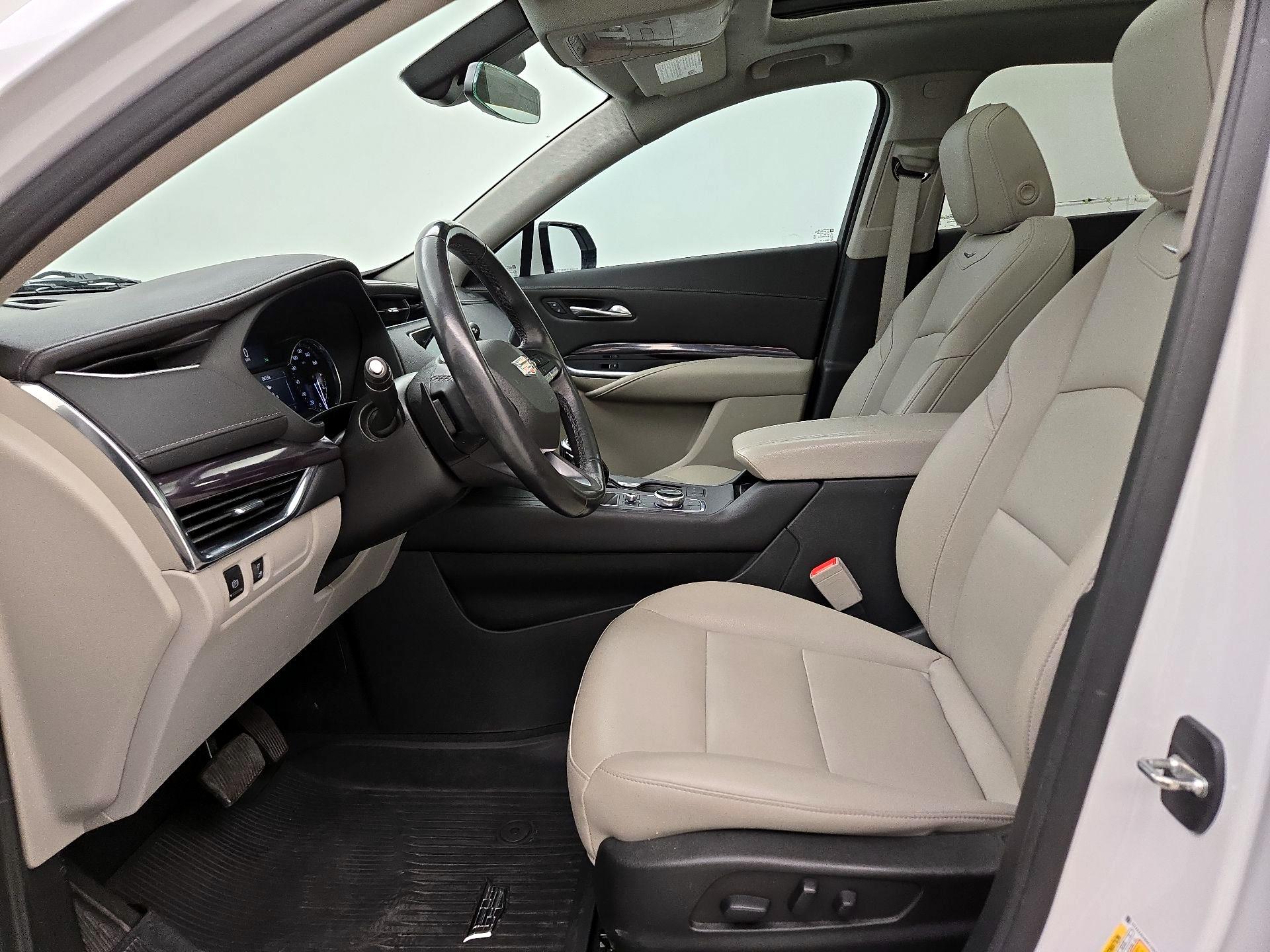 Thumbnail: 2021 Cadillac XT4 - 11