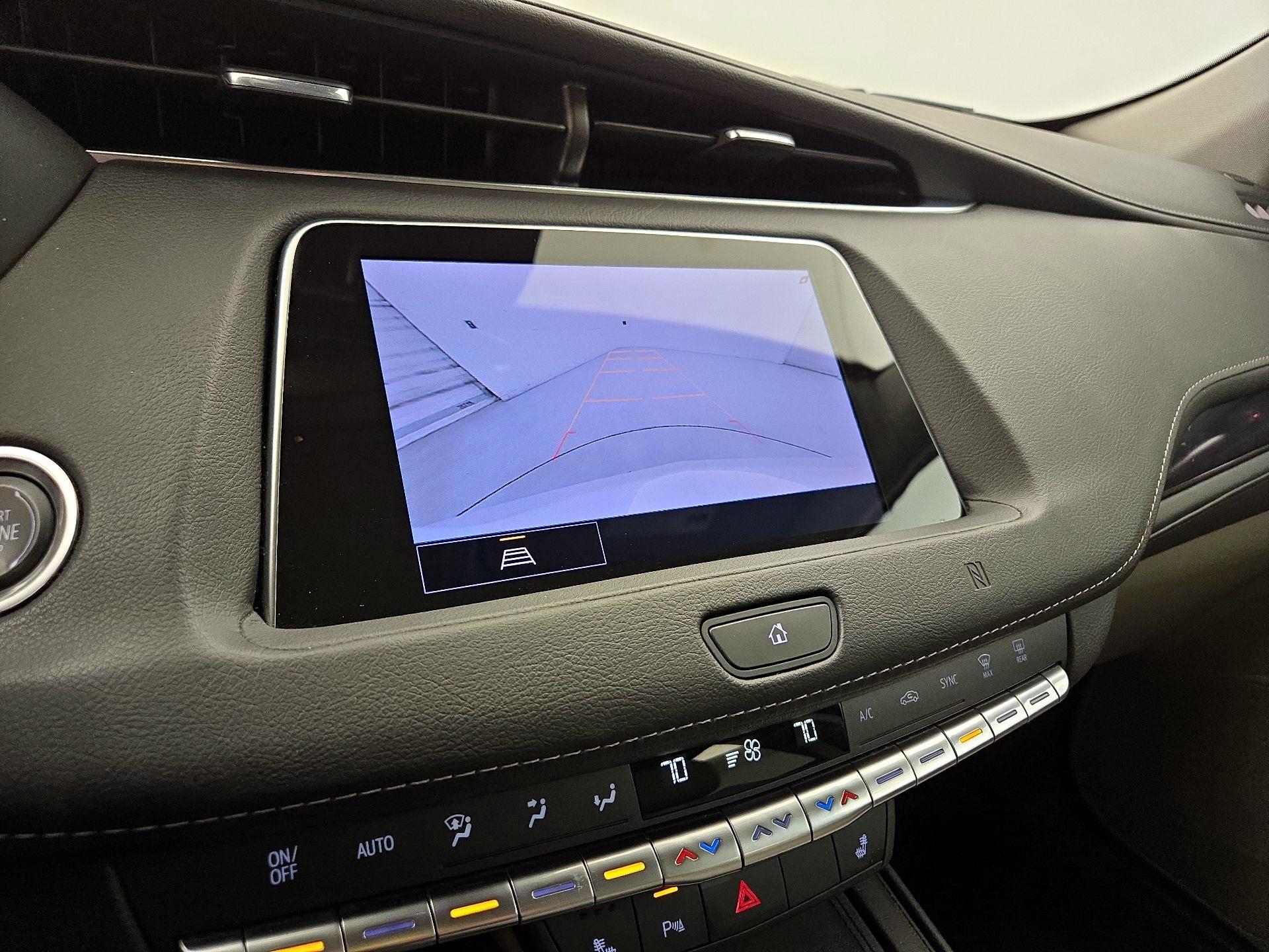 Thumbnail: 2021 Cadillac XT4 - 14