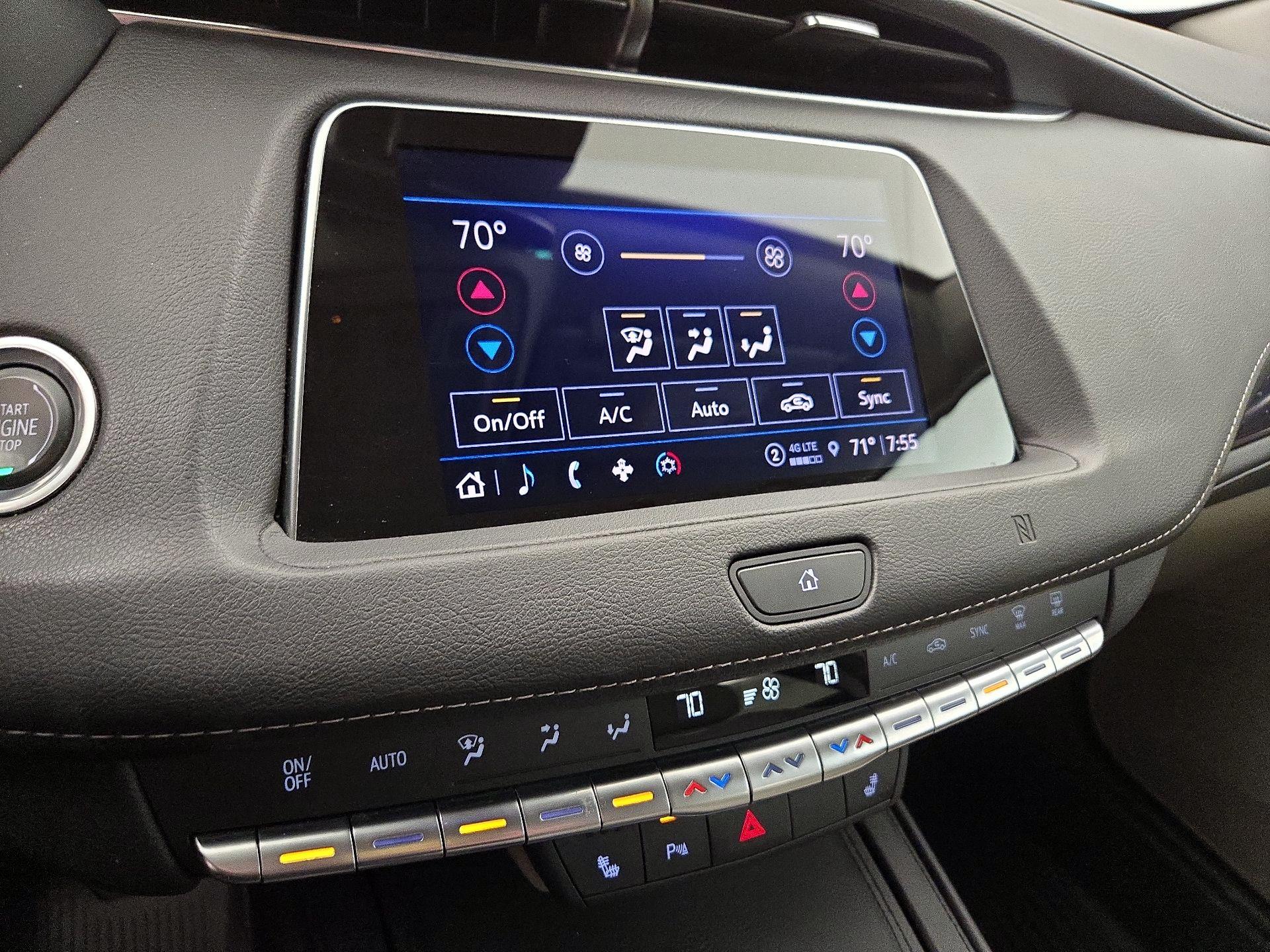 Thumbnail: 2021 Cadillac XT4 - 16