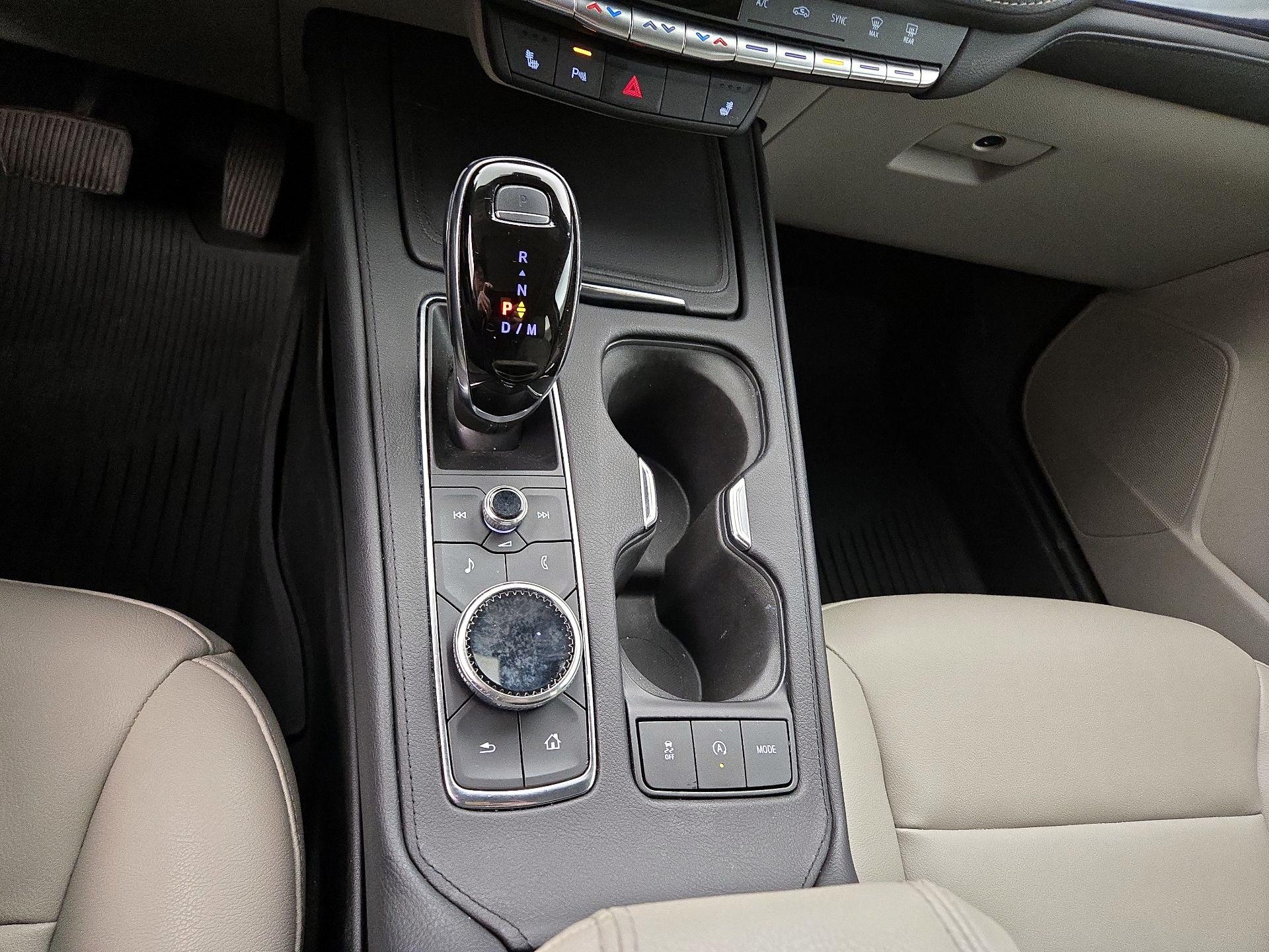 Thumbnail: 2021 Cadillac XT4 - 17