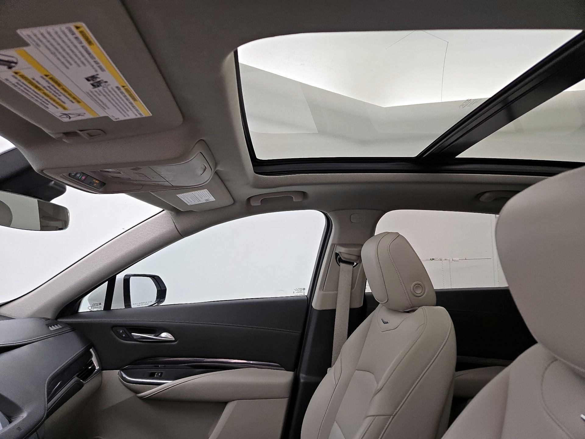 Thumbnail: 2021 Cadillac XT4 - 19