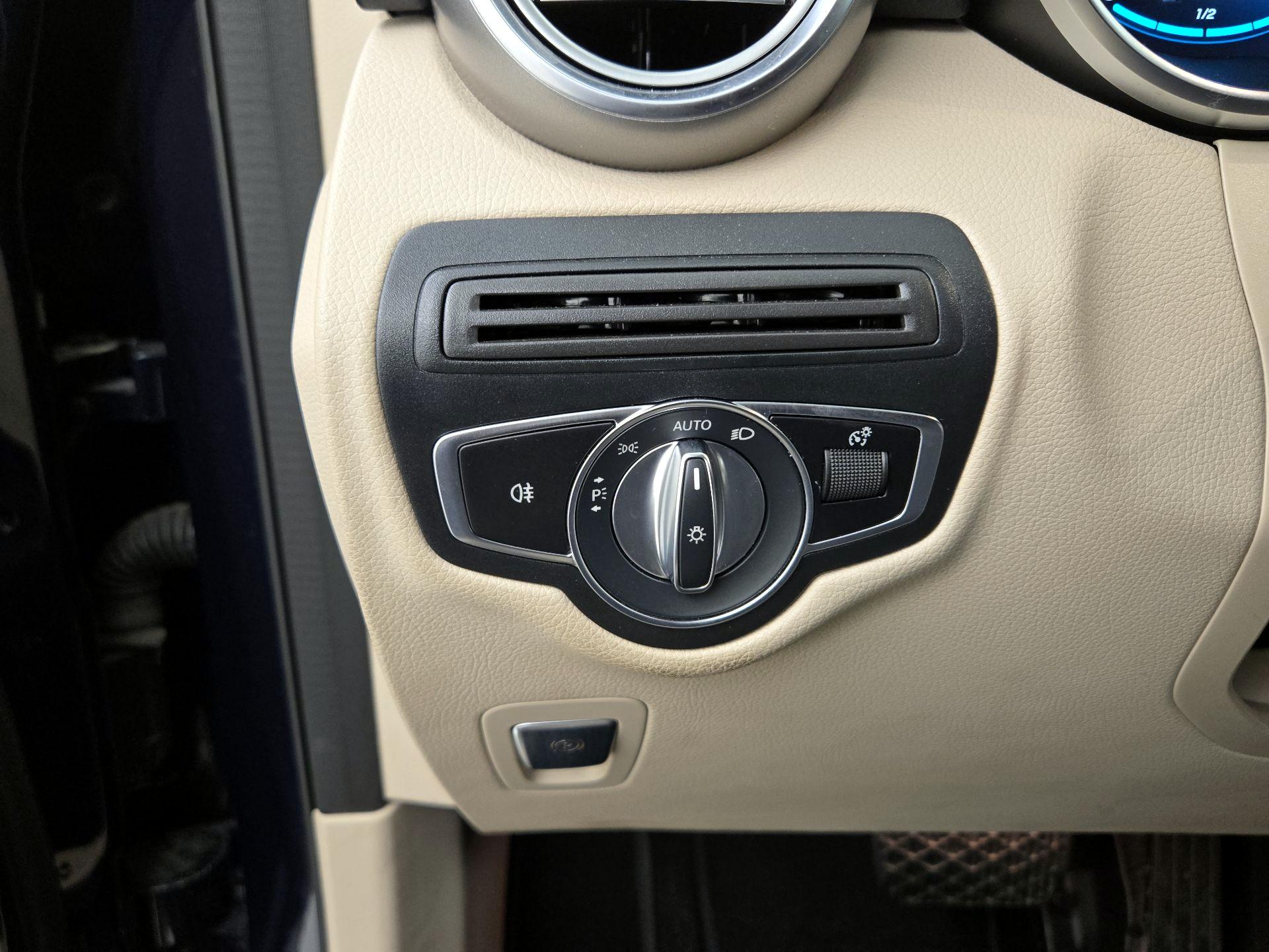 Thumbnail: 2020 Mercedes-Benz GLC - 13