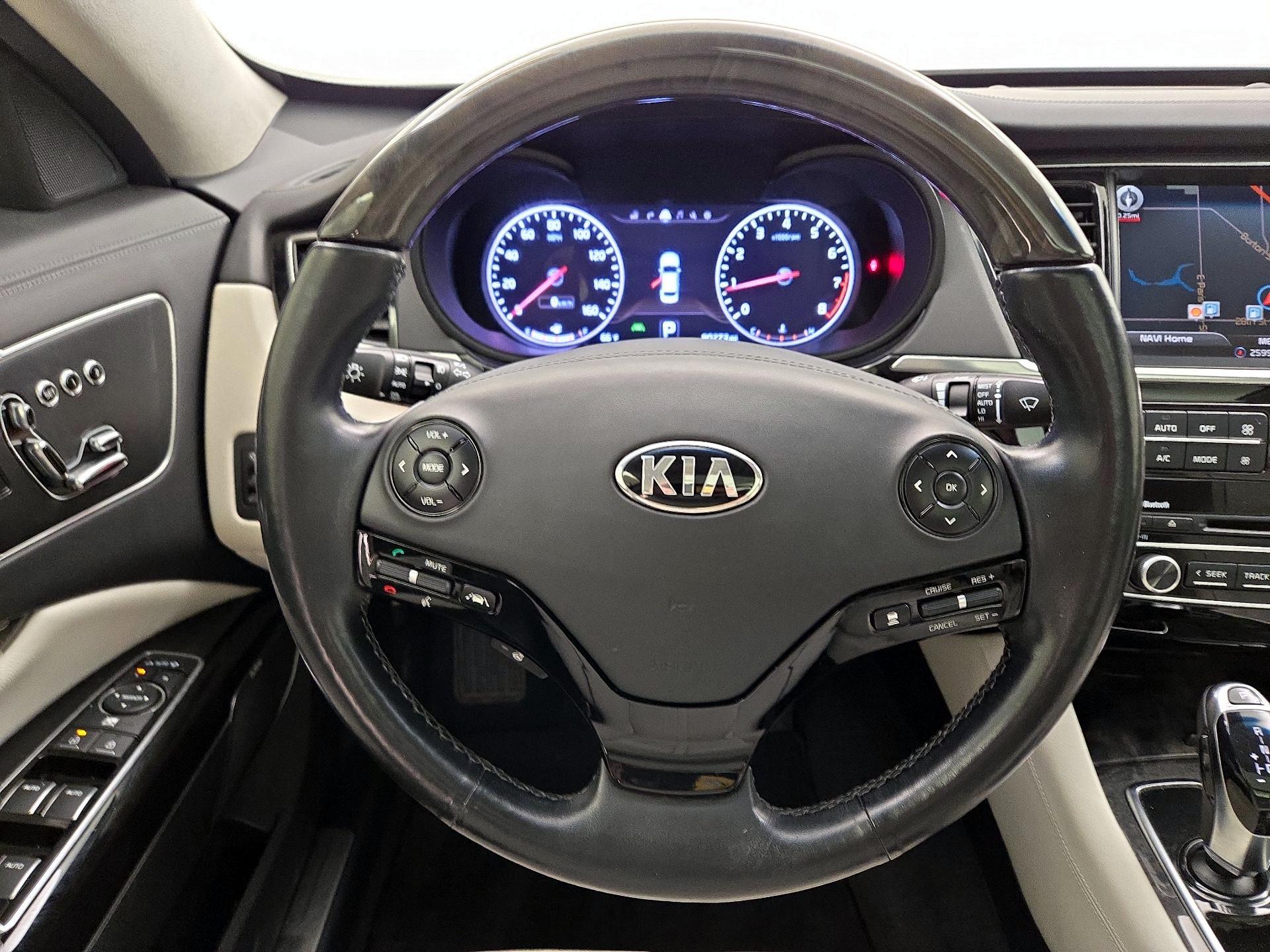 Thumbnail: 2015 Kia K900 - 10