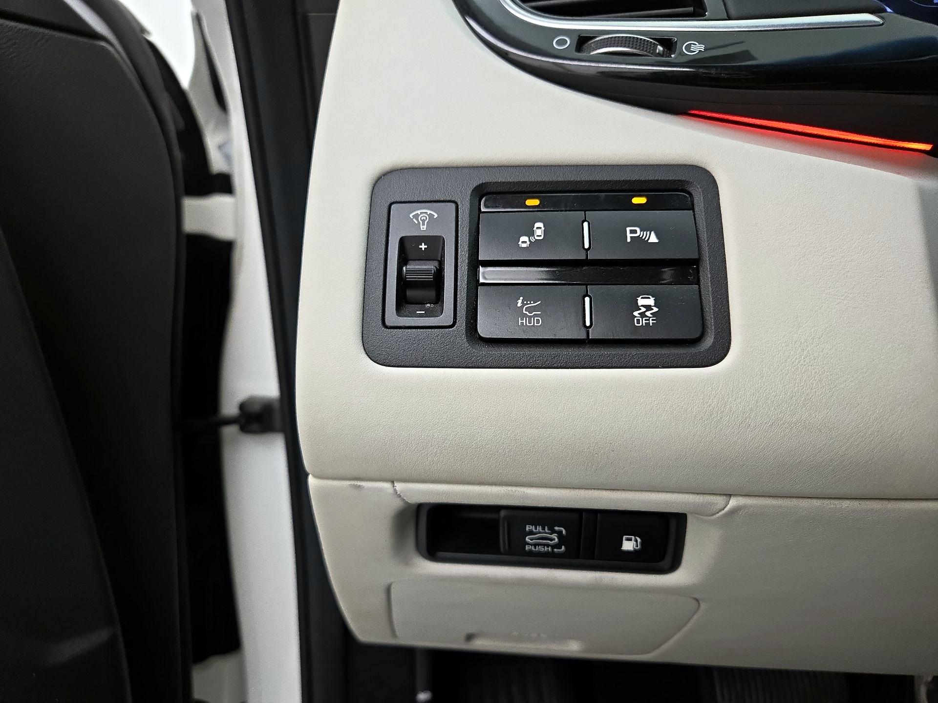 Thumbnail: 2015 Kia K900 - 13