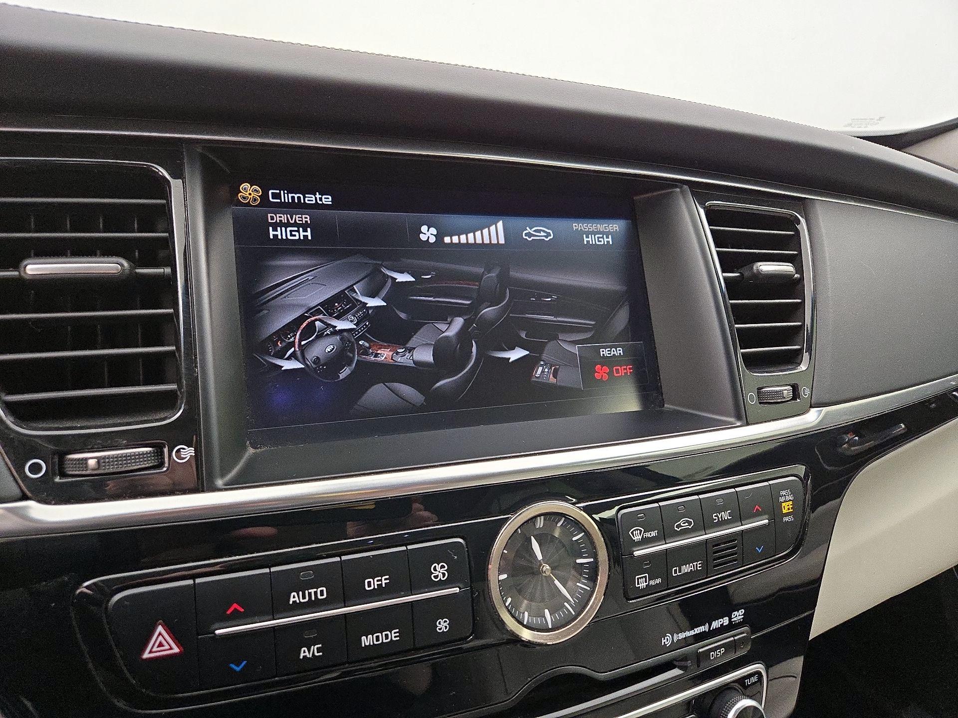 Thumbnail: 2015 Kia K900 - 17