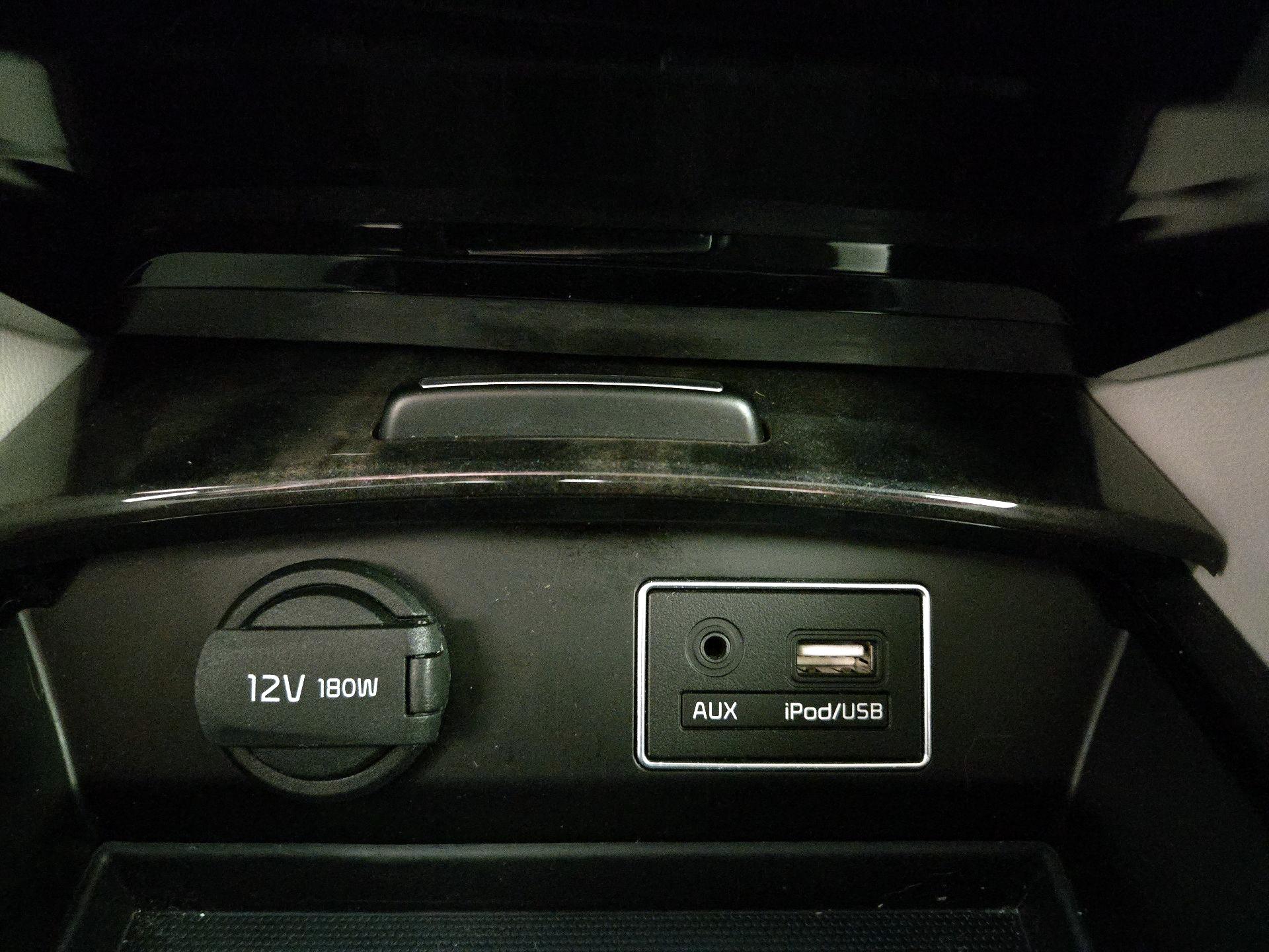 Thumbnail: 2015 Kia K900 - 19