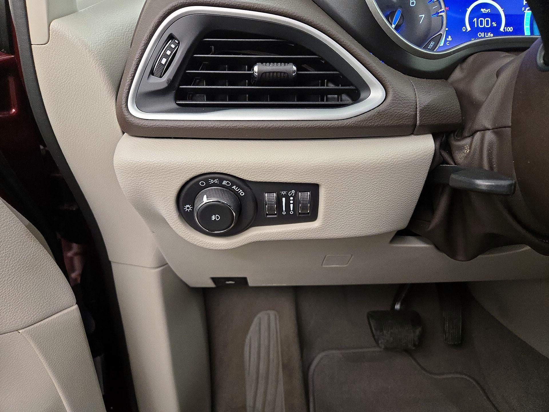 Thumbnail: 2020 Chrysler Pacifica - 13