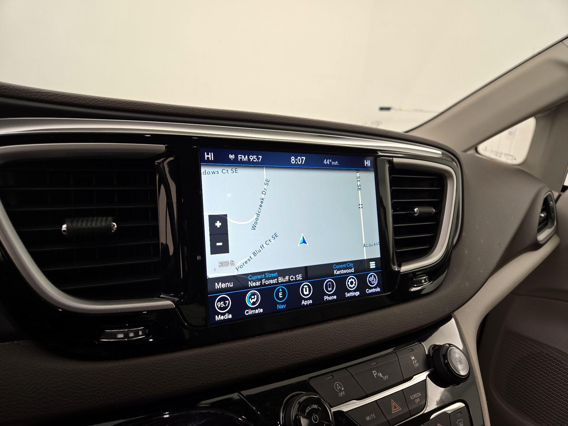 Thumbnail: 2020 Chrysler Pacifica - 14