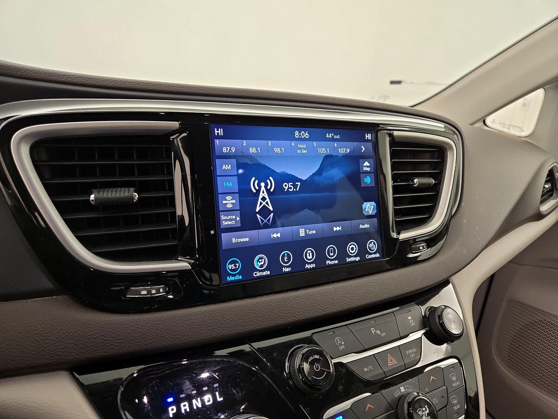 Thumbnail: 2020 Chrysler Pacifica - 16