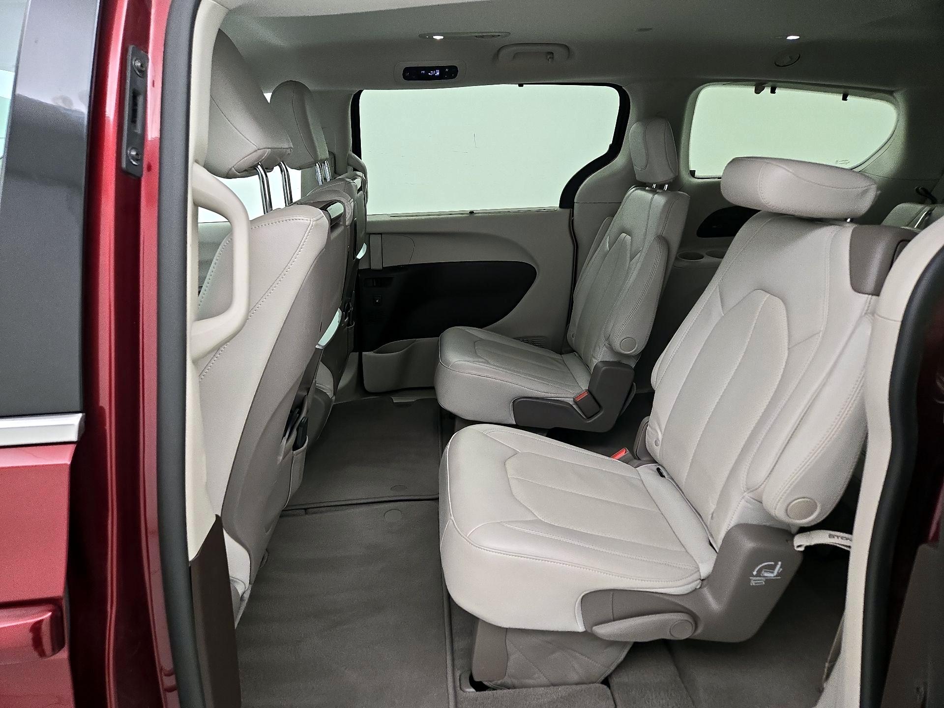 Thumbnail: 2020 Chrysler Pacifica - 20