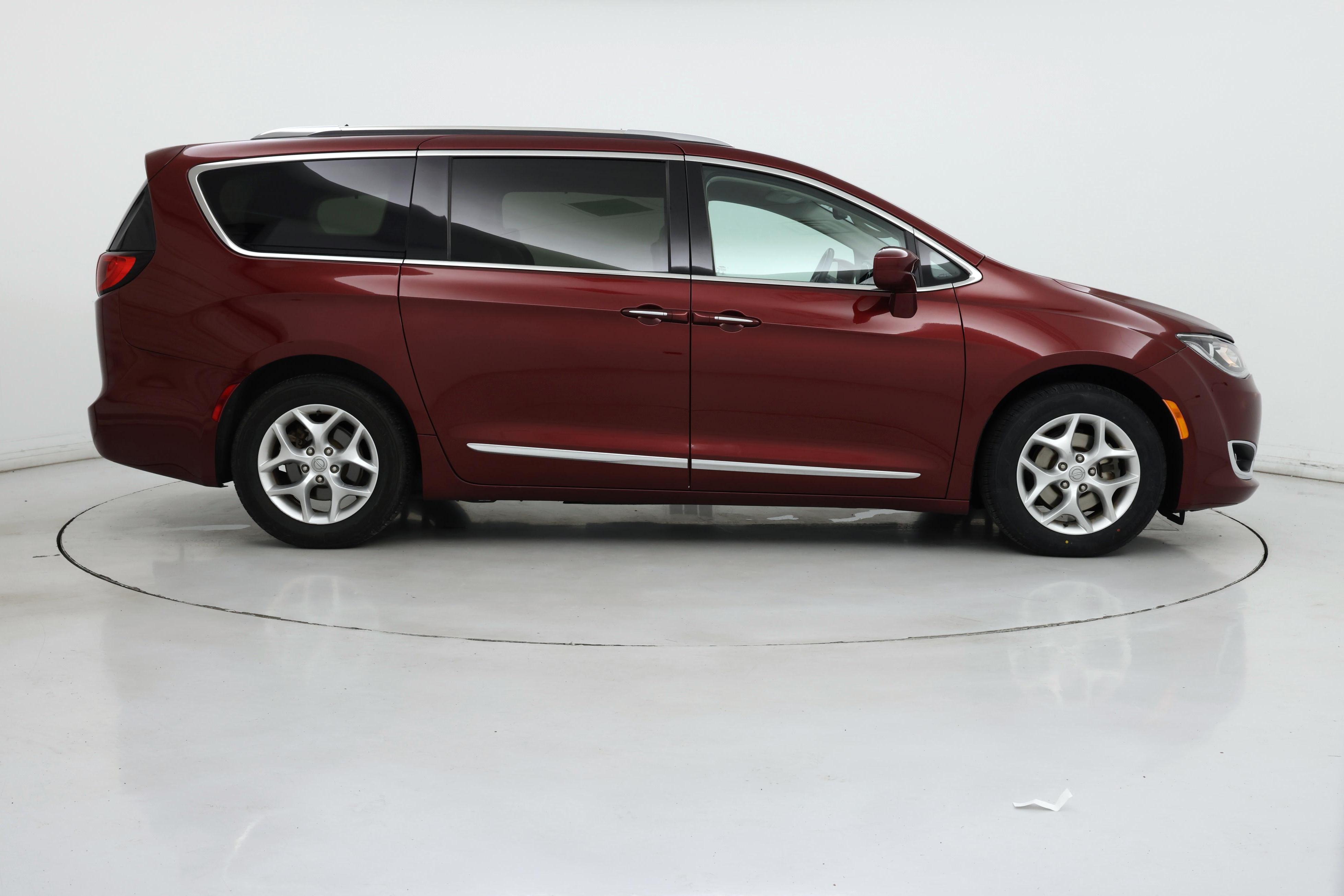 Thumbnail: 2020 Chrysler Pacifica - 7