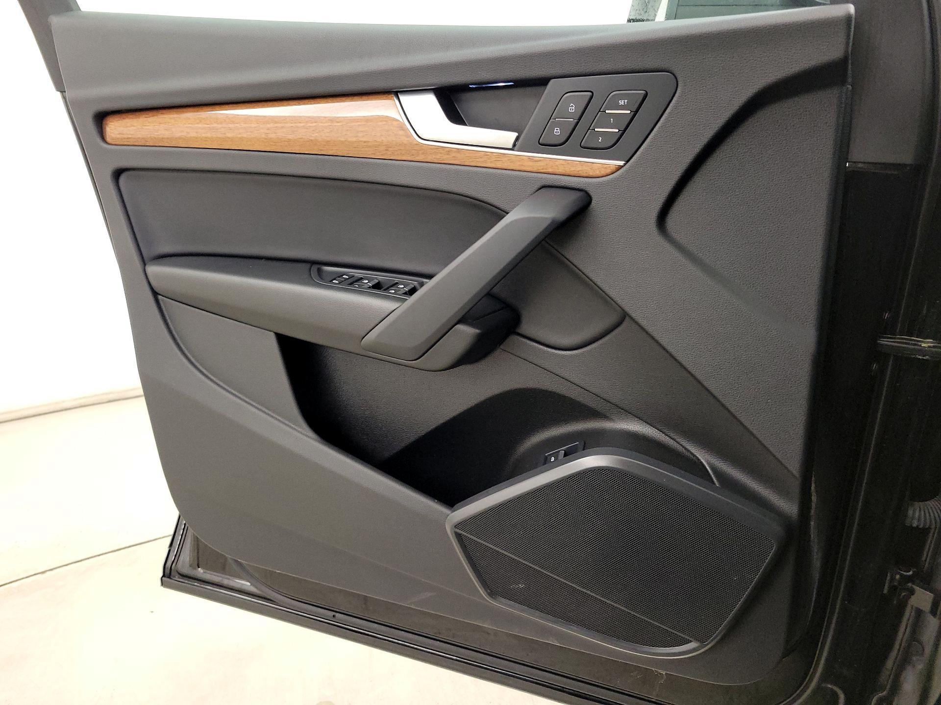 Thumbnail: 2022 Audi Q5 - 12