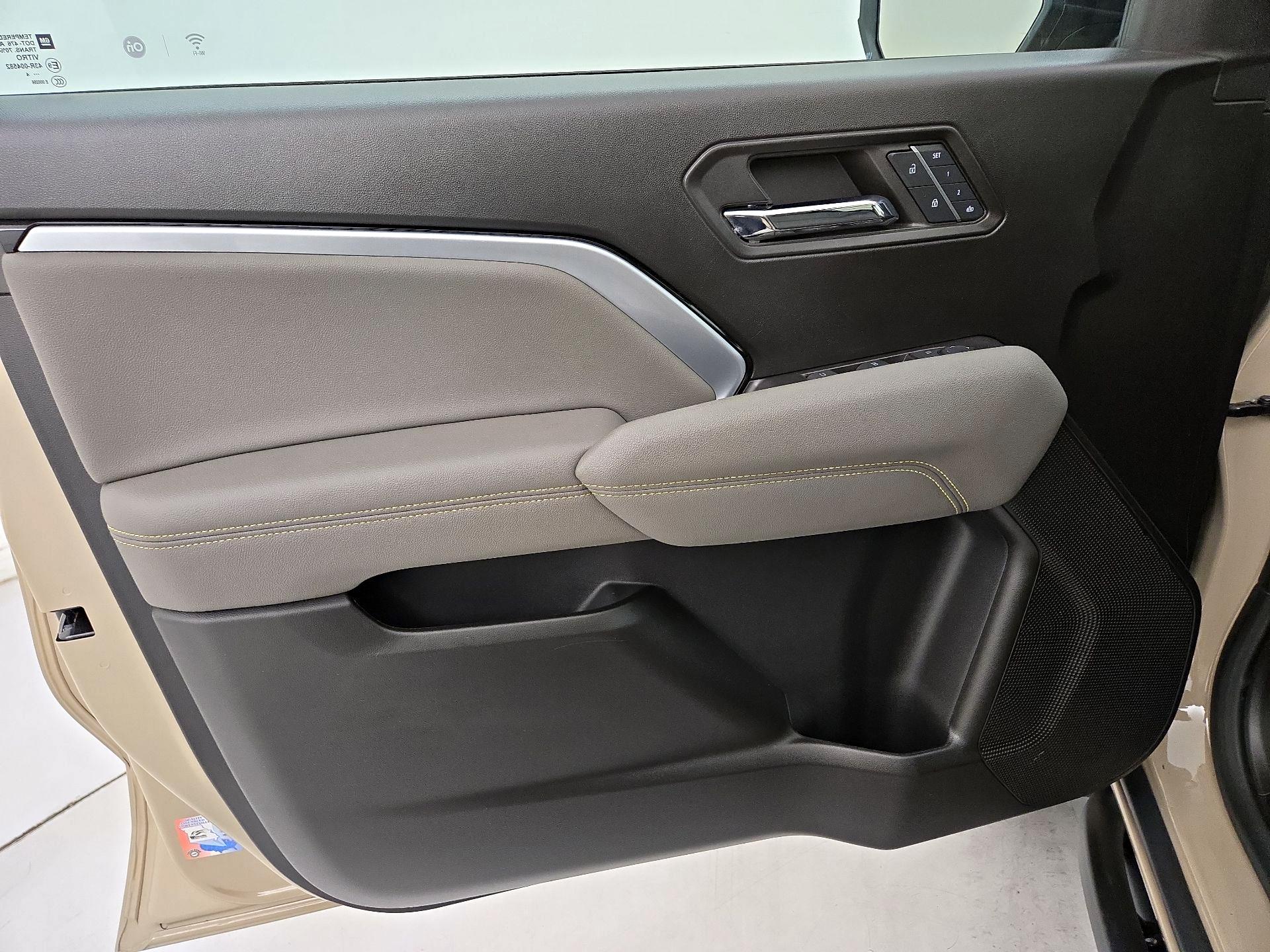 Thumbnail: 2024 Chevrolet Colorado - 12