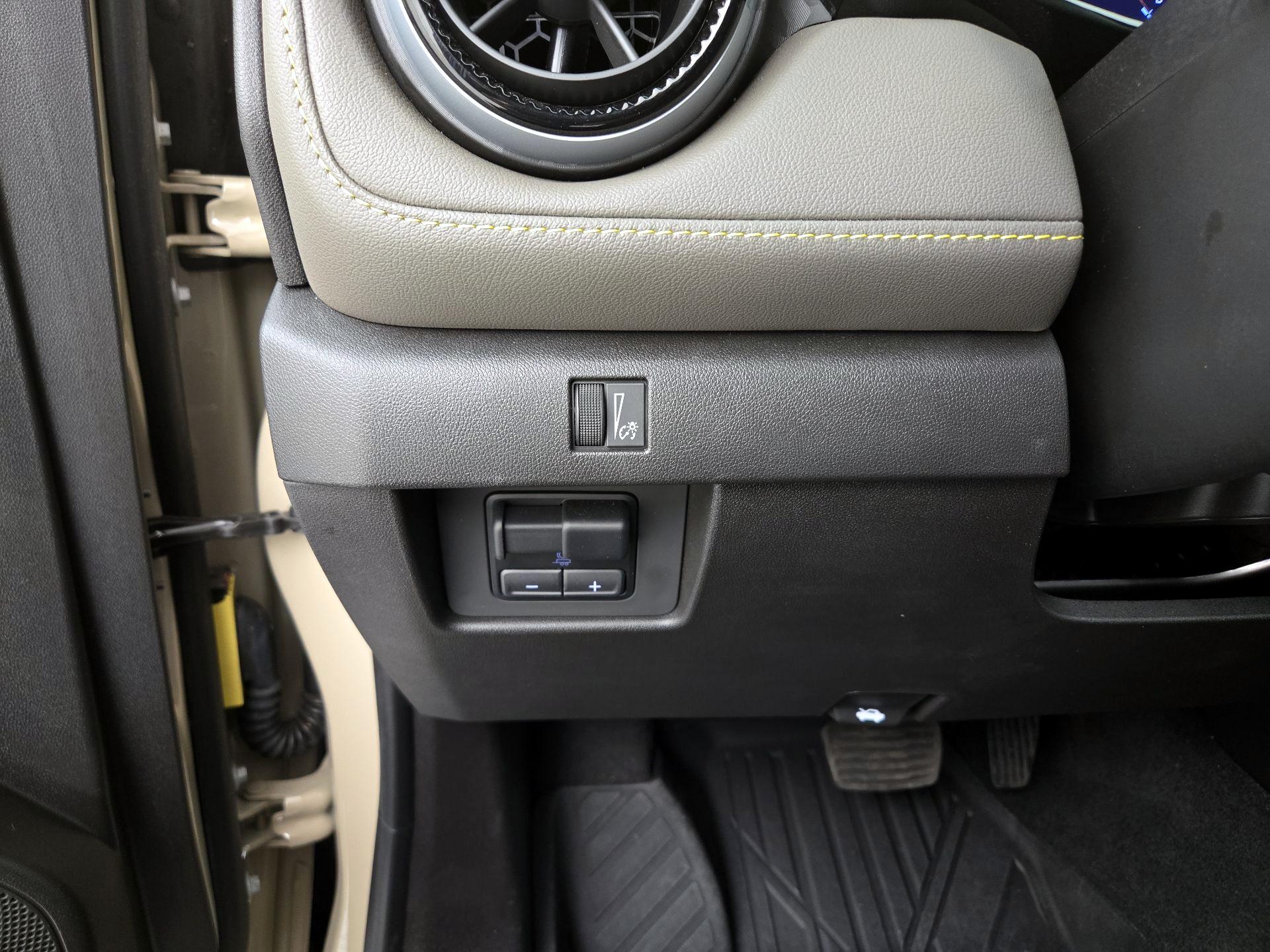 Thumbnail: 2024 Chevrolet Colorado - 13