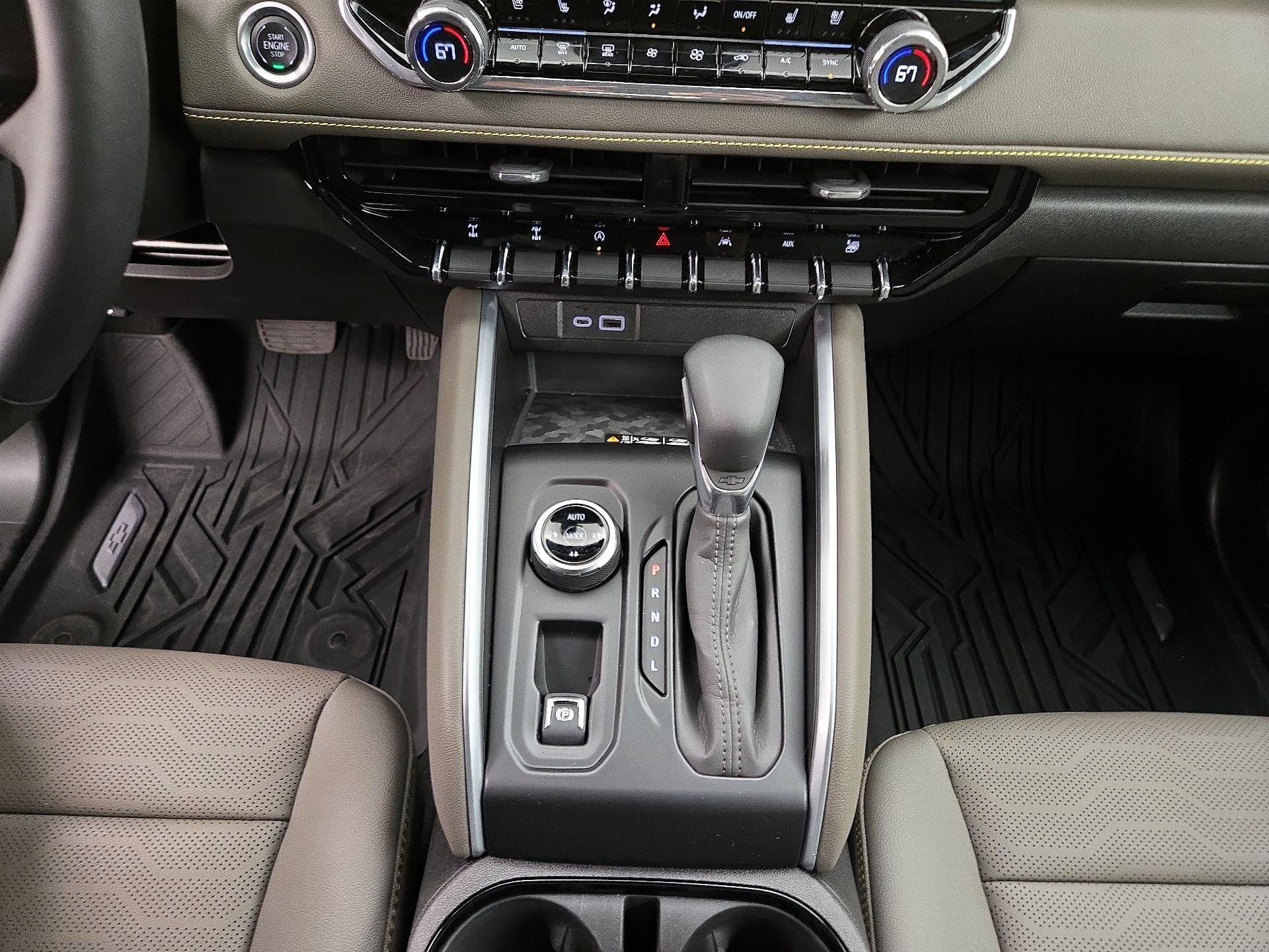 Thumbnail: 2024 Chevrolet Colorado - 17