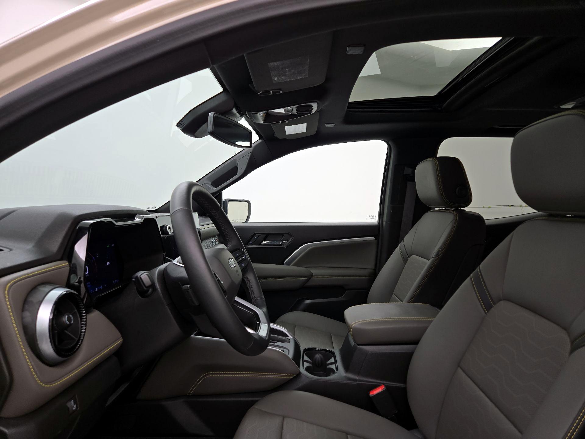 Thumbnail: 2024 Chevrolet Colorado - 19