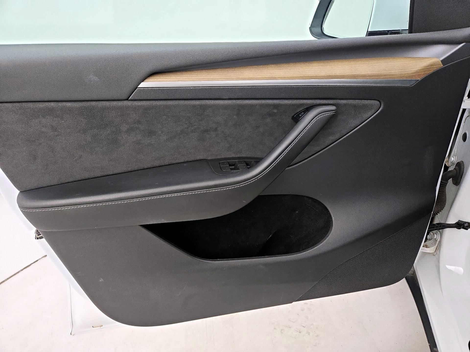 Thumbnail: 2023 Tesla Model Y - 12