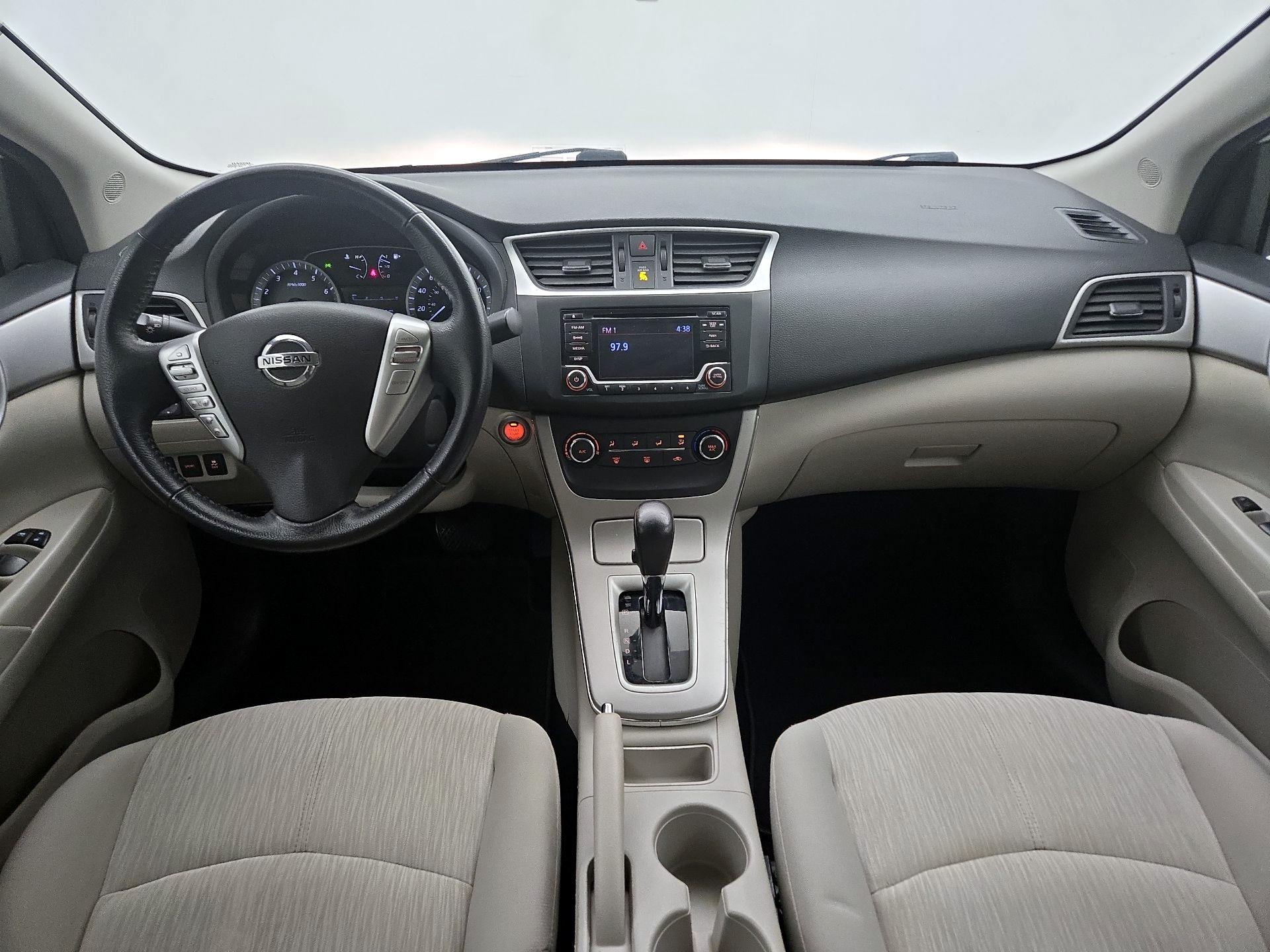 Thumbnail: 2015 Nissan Sentra - 9