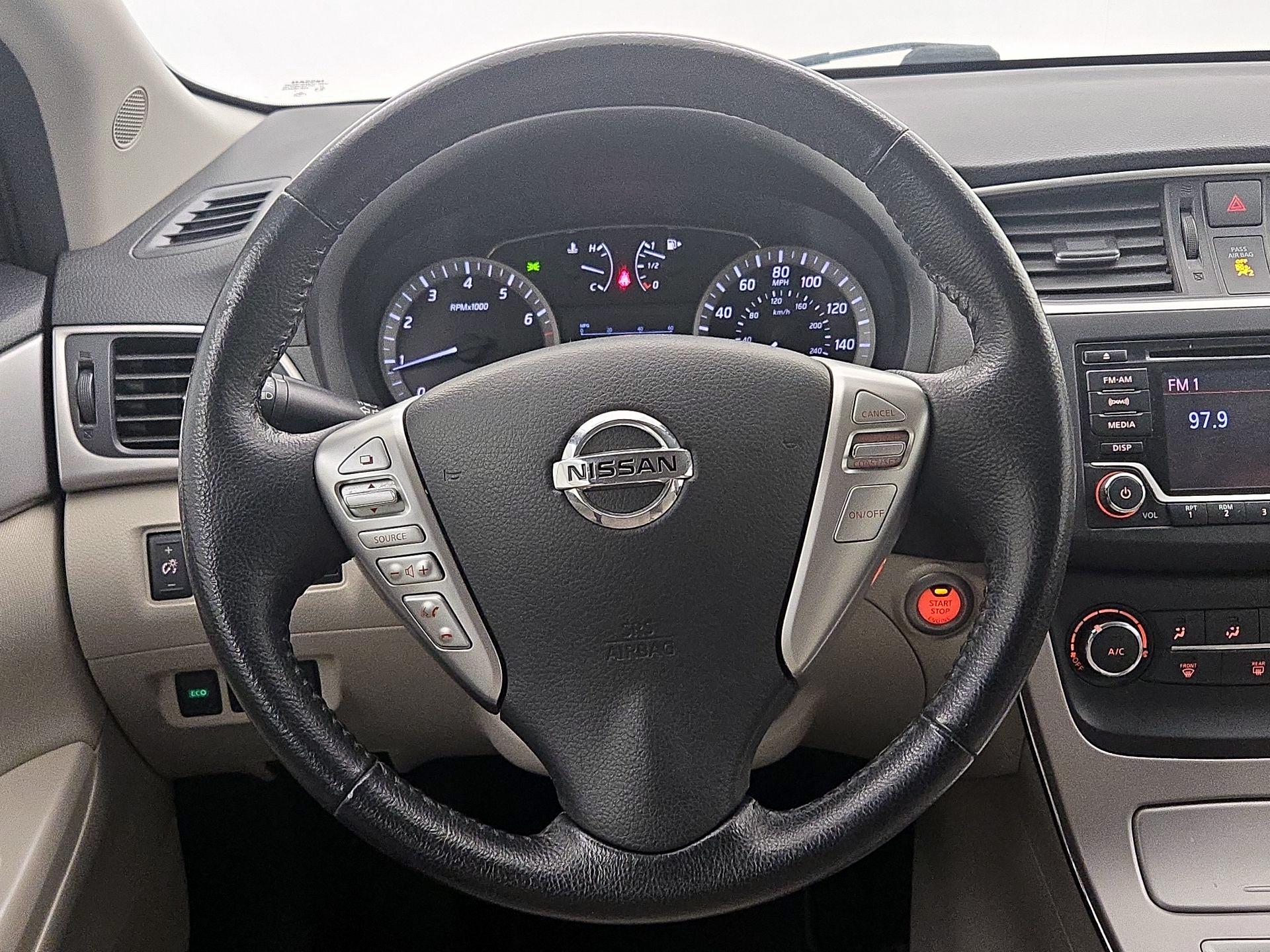 Thumbnail: 2015 Nissan Sentra - 10
