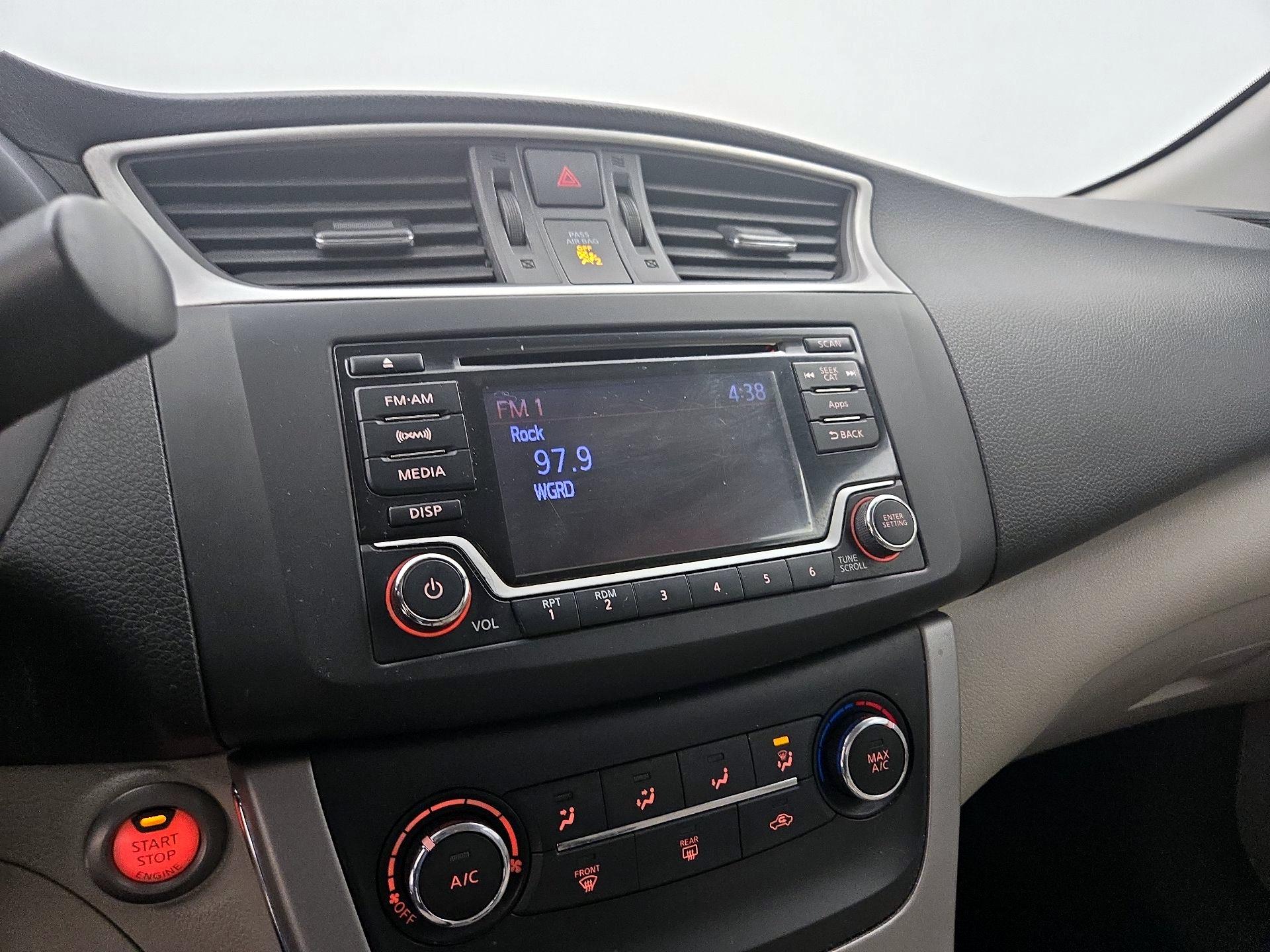 Thumbnail: 2015 Nissan Sentra - 15