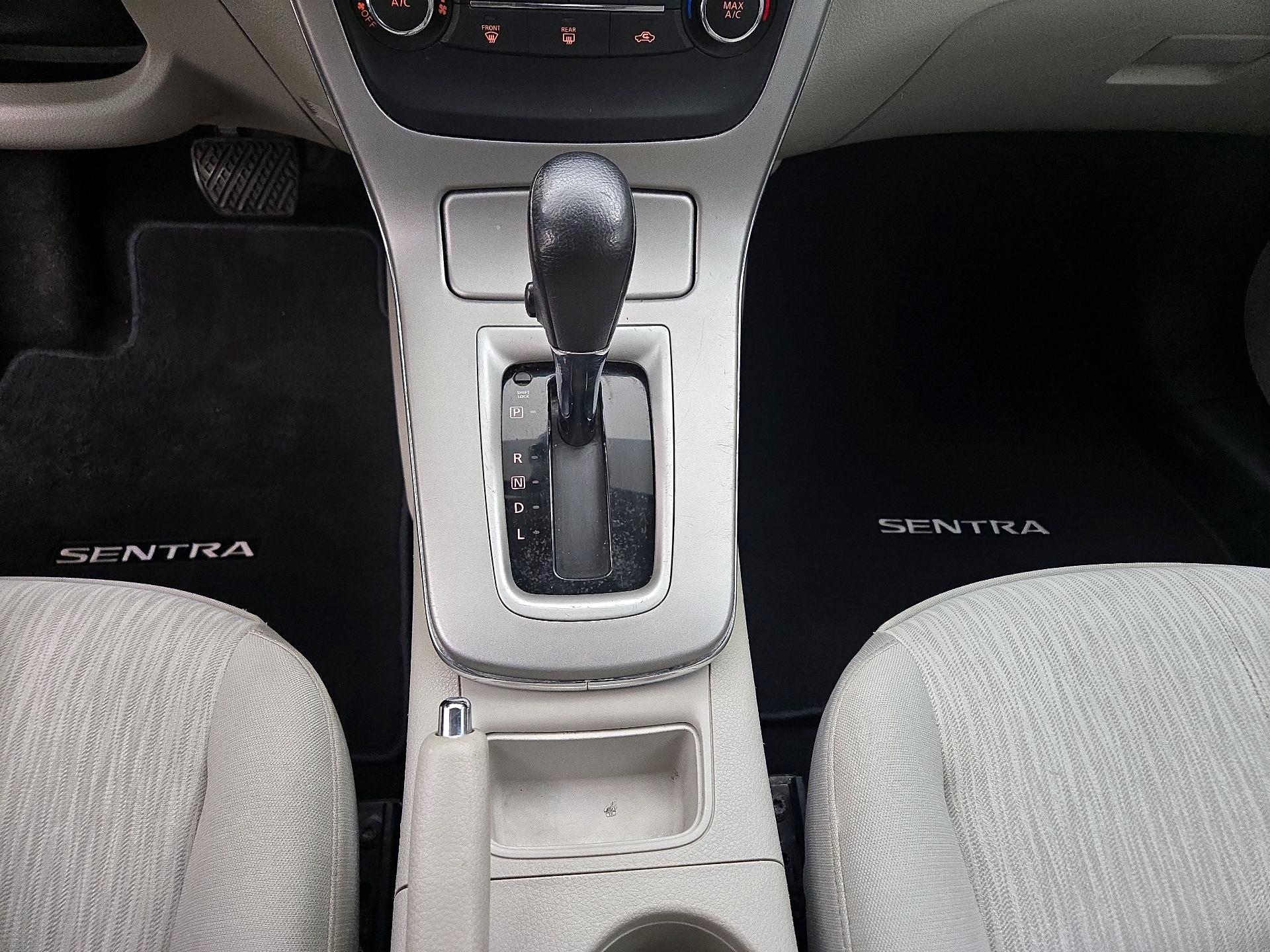 Thumbnail: 2015 Nissan Sentra - 17