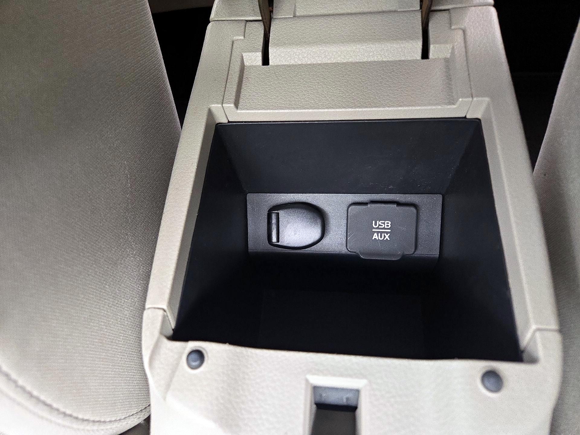 Thumbnail: 2015 Nissan Sentra - 18