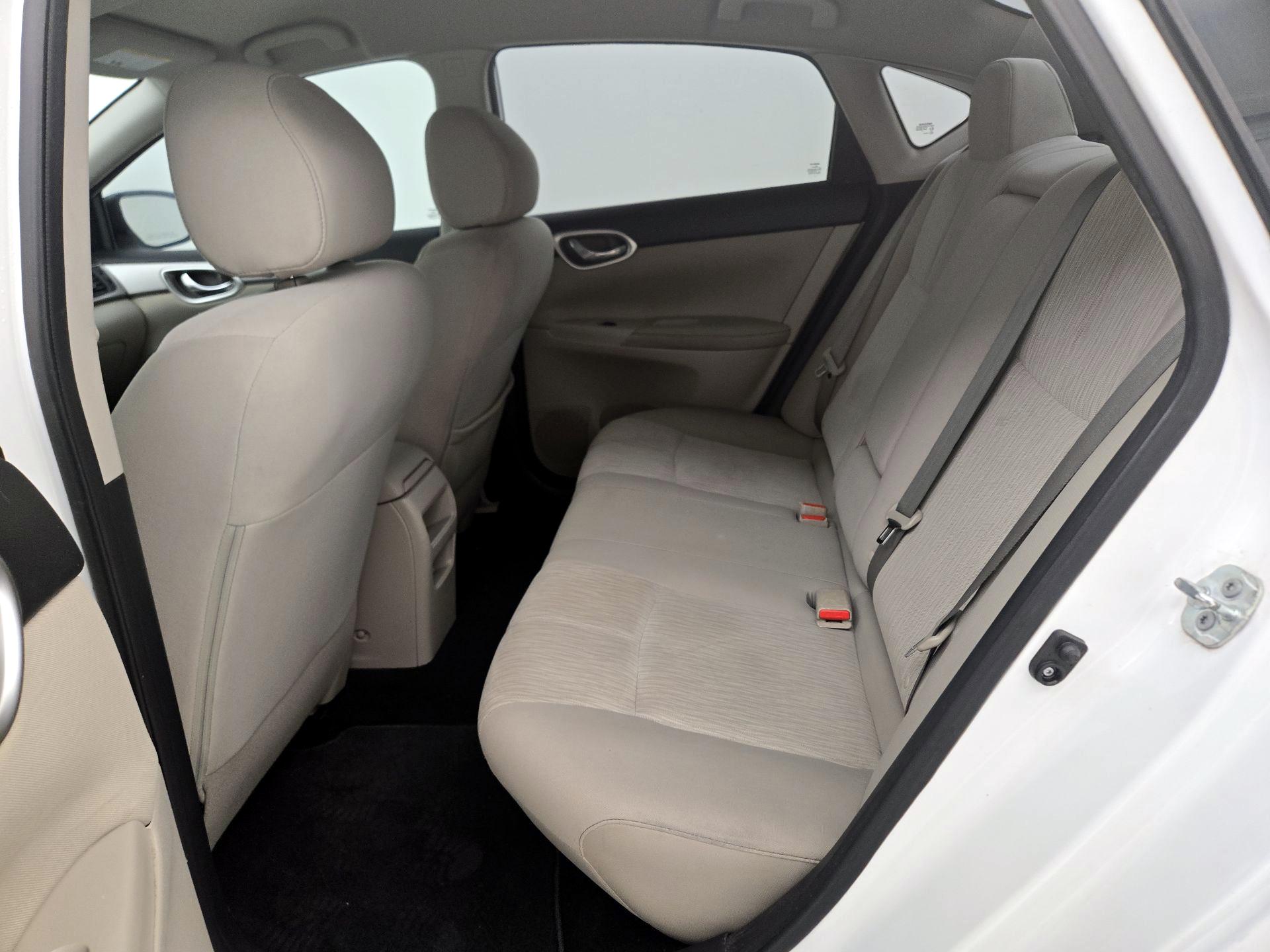 Thumbnail: 2015 Nissan Sentra - 19