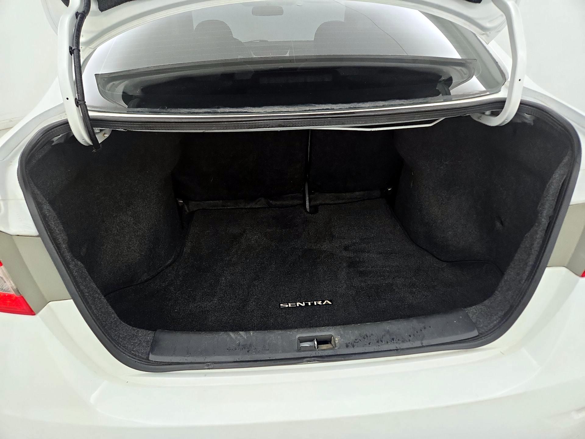 Thumbnail: 2015 Nissan Sentra - 20