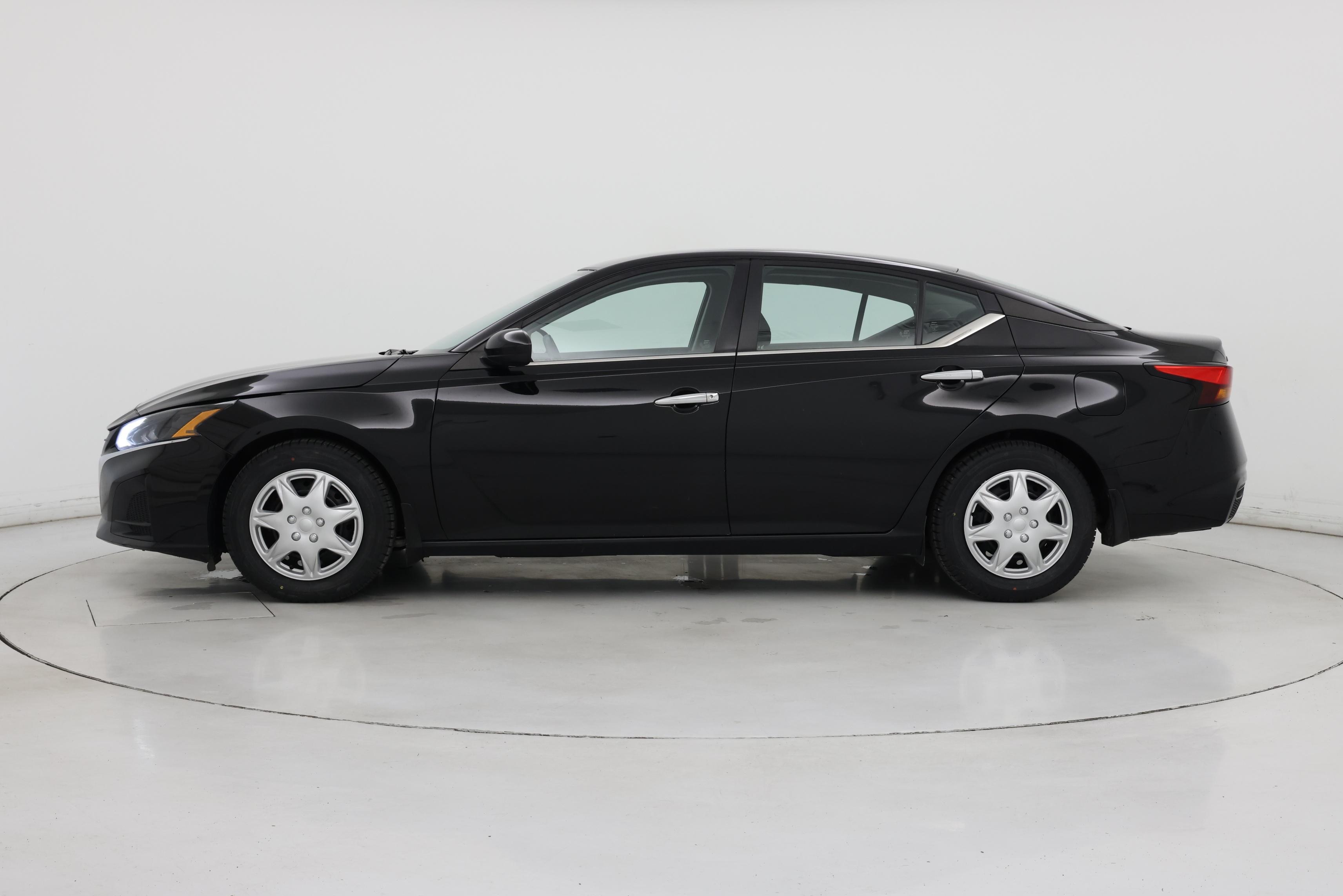 Thumbnail: 2023 Nissan Altima - 3