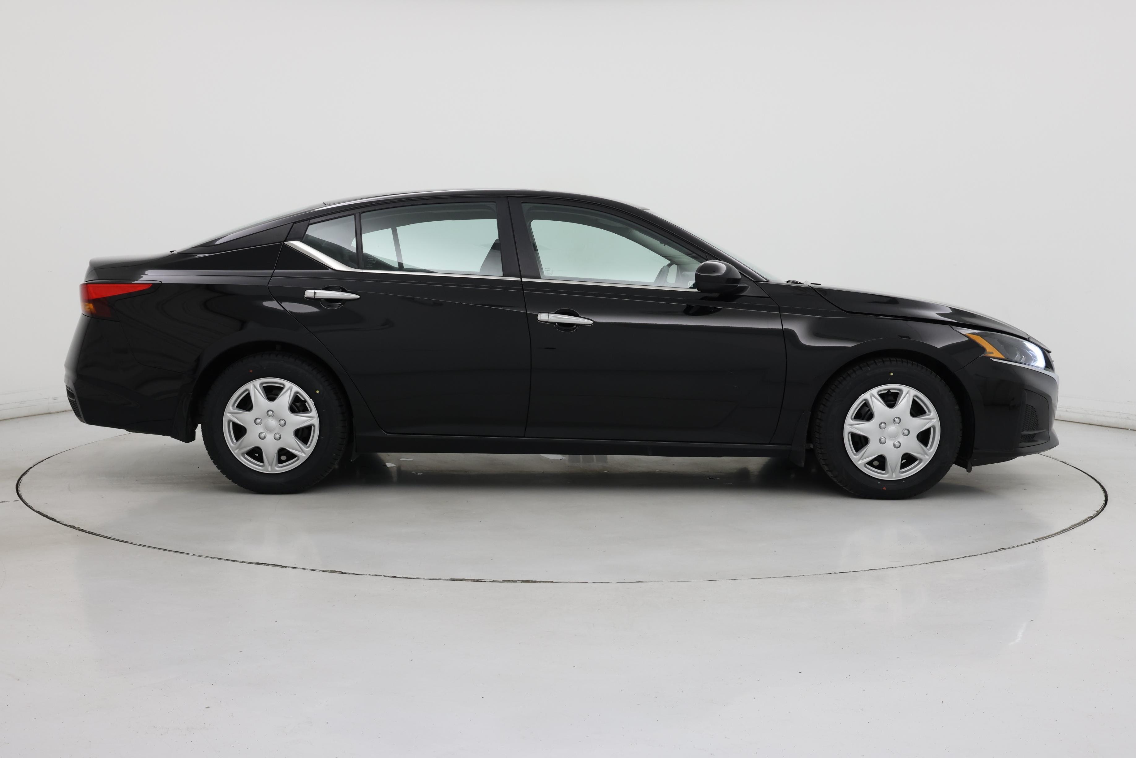 Thumbnail: 2023 Nissan Altima - 7