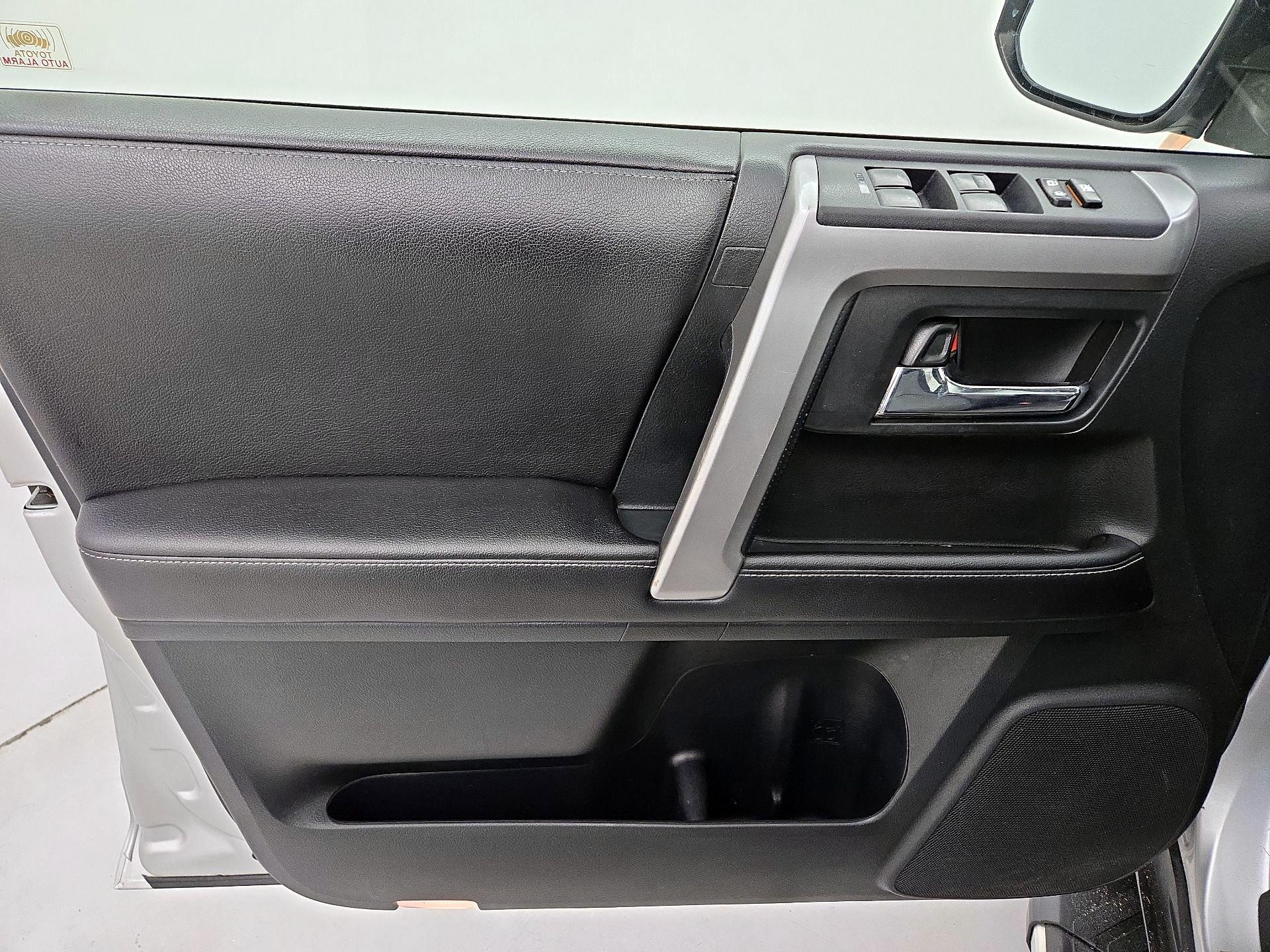 Thumbnail: 2016 Toyota 4Runner - 12