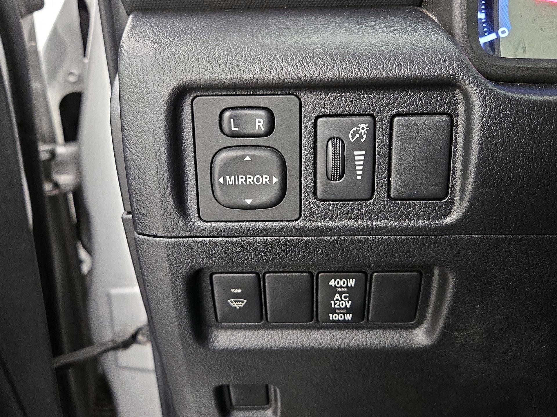 Thumbnail: 2016 Toyota 4Runner - 13