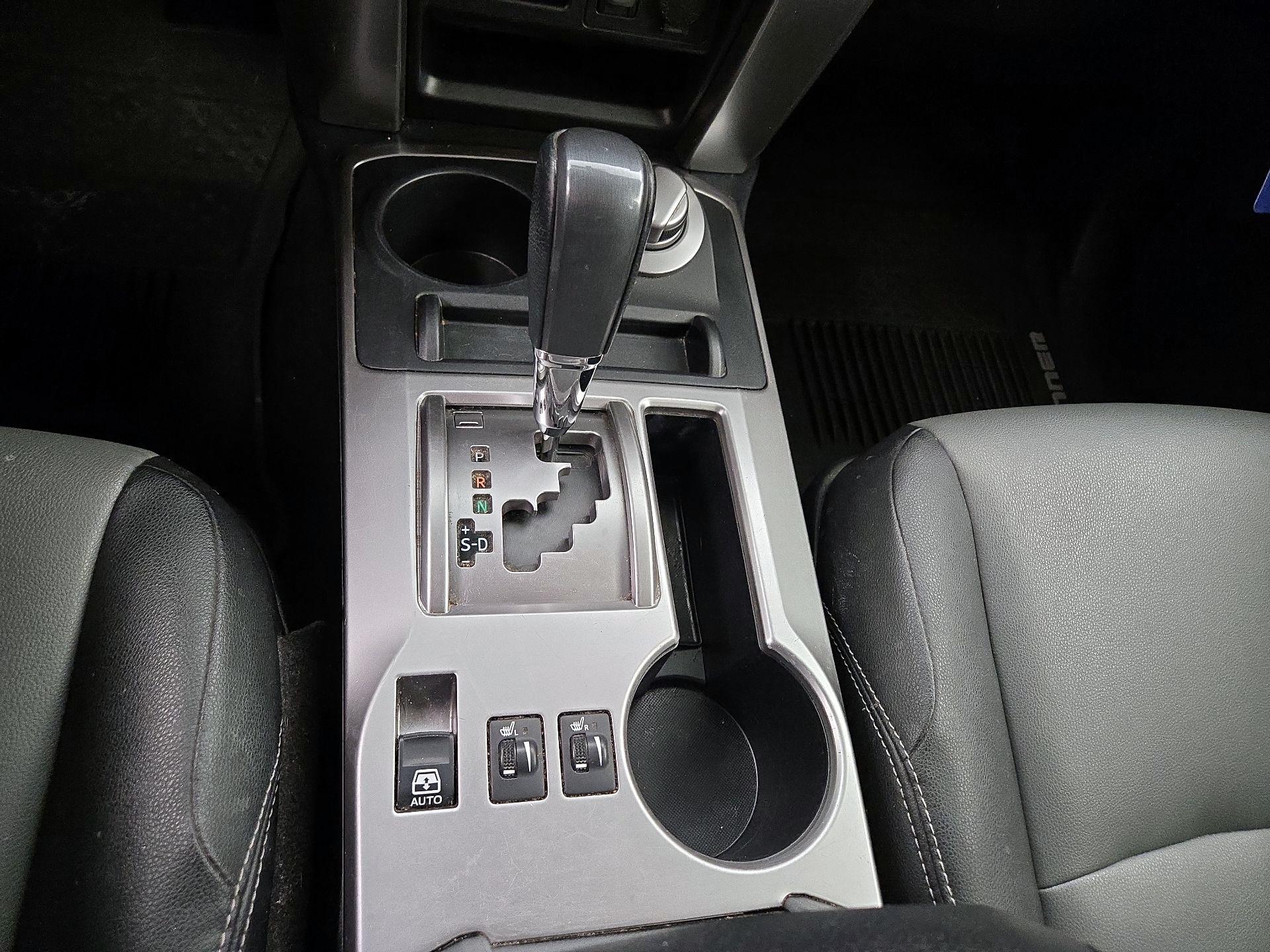 Thumbnail: 2016 Toyota 4Runner - 18