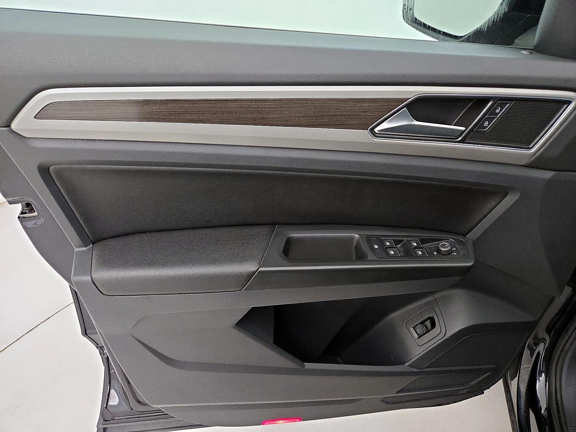 Thumbnail: 2018 Volkswagen Atlas - 12